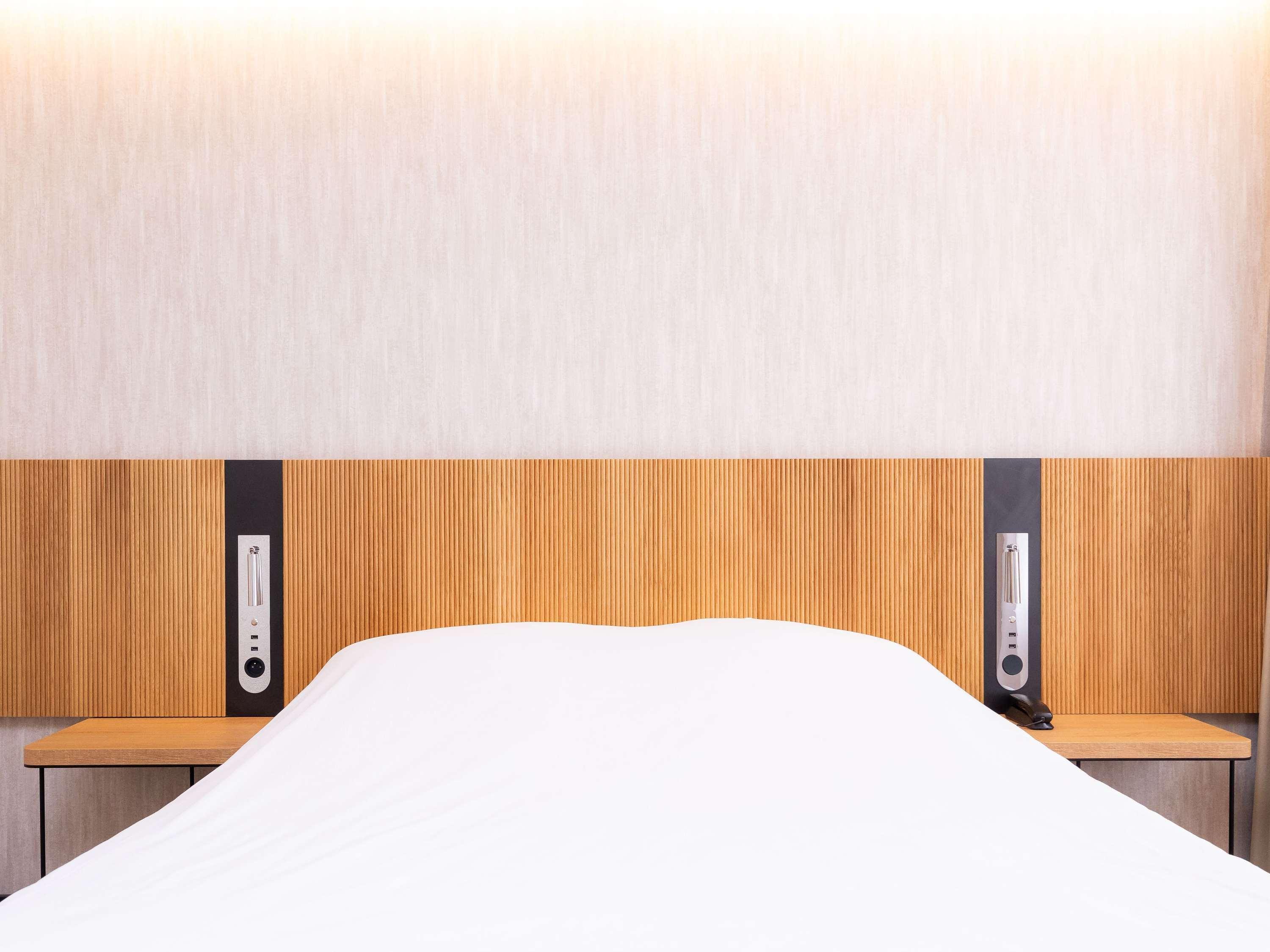 Double Classic Double Bed