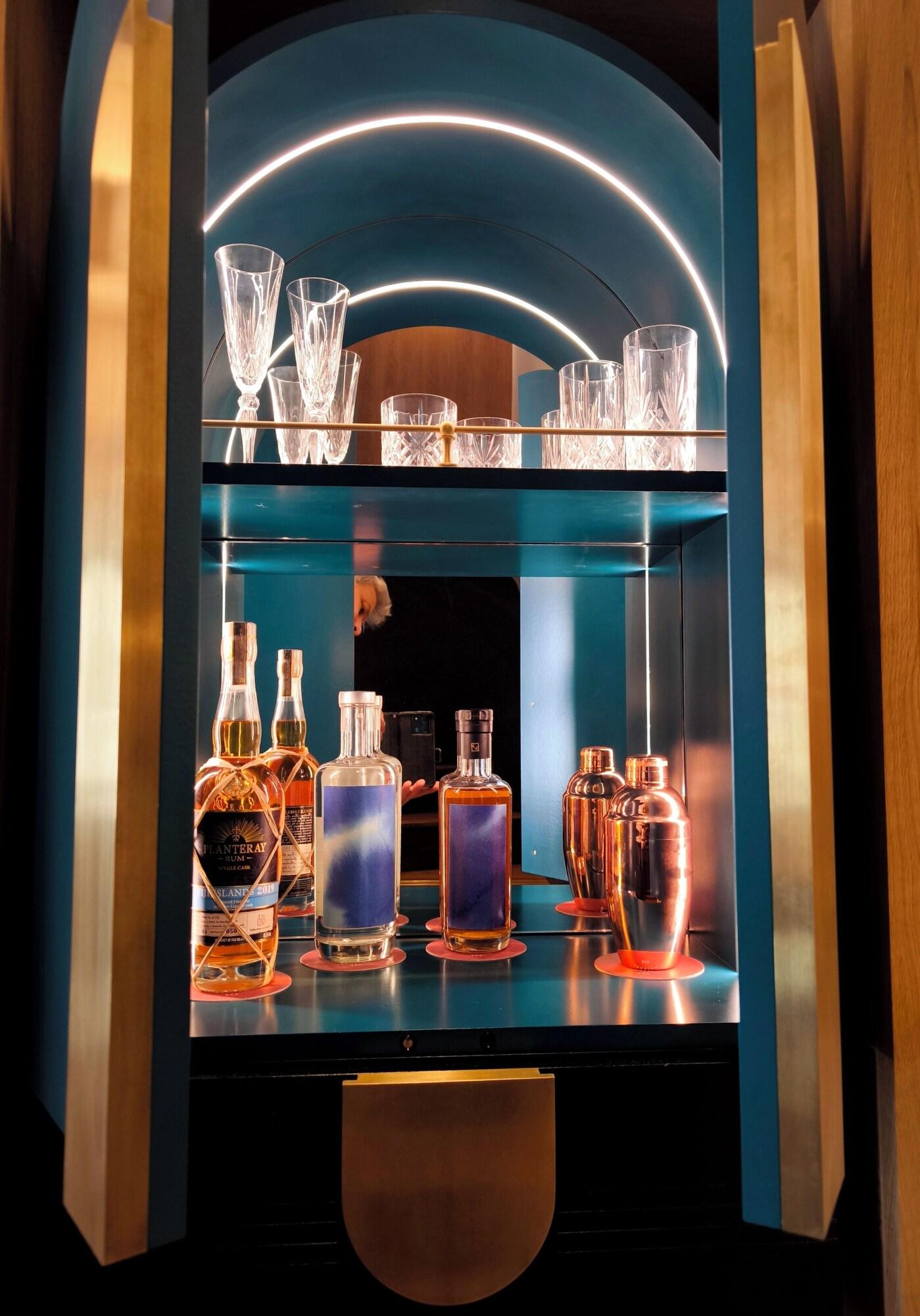 Suite Queen Size Bed