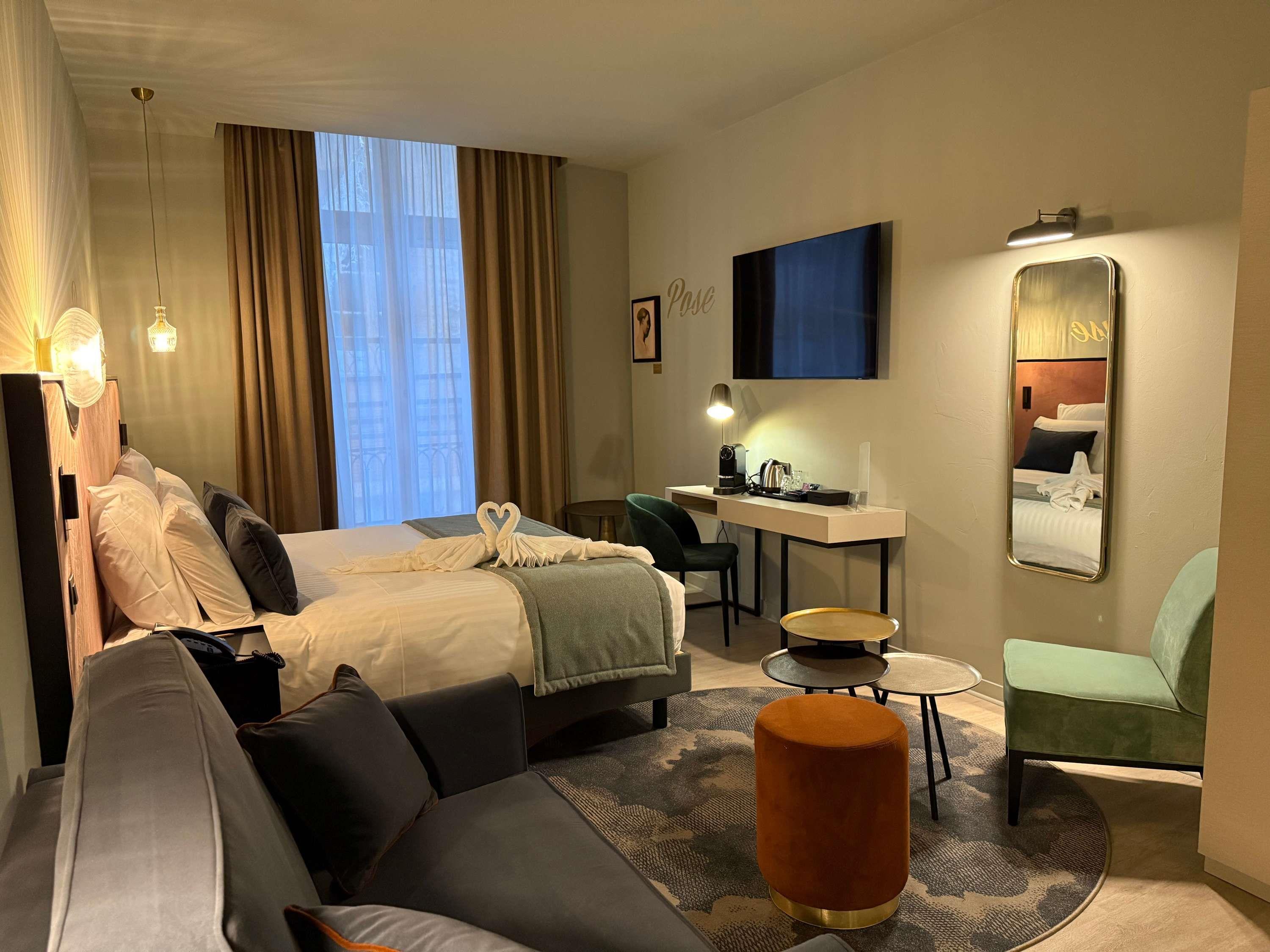 Double King Size Bed