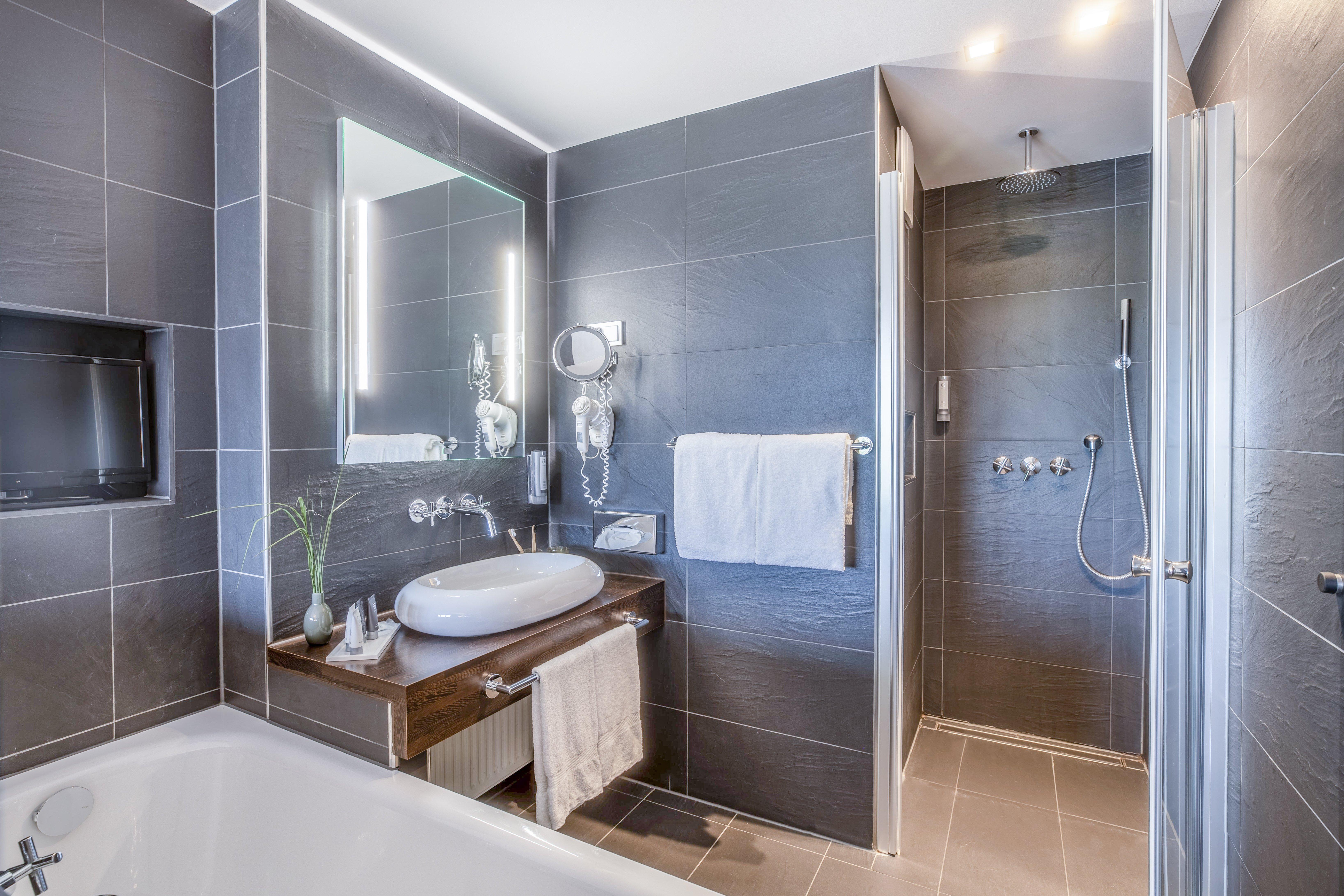 Double Premium Queen Bed