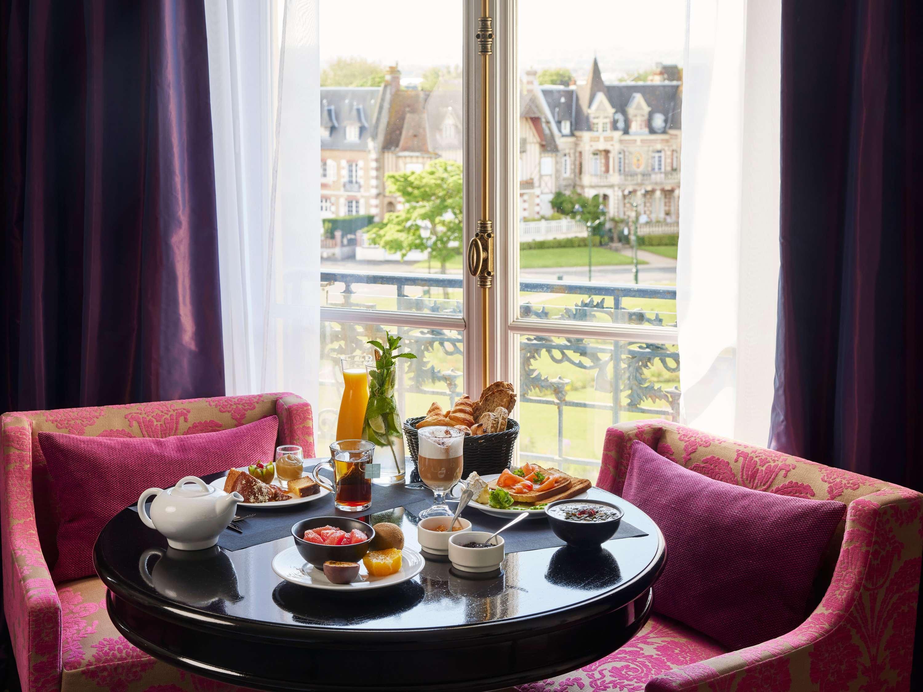 Family Room Sea View King Bed