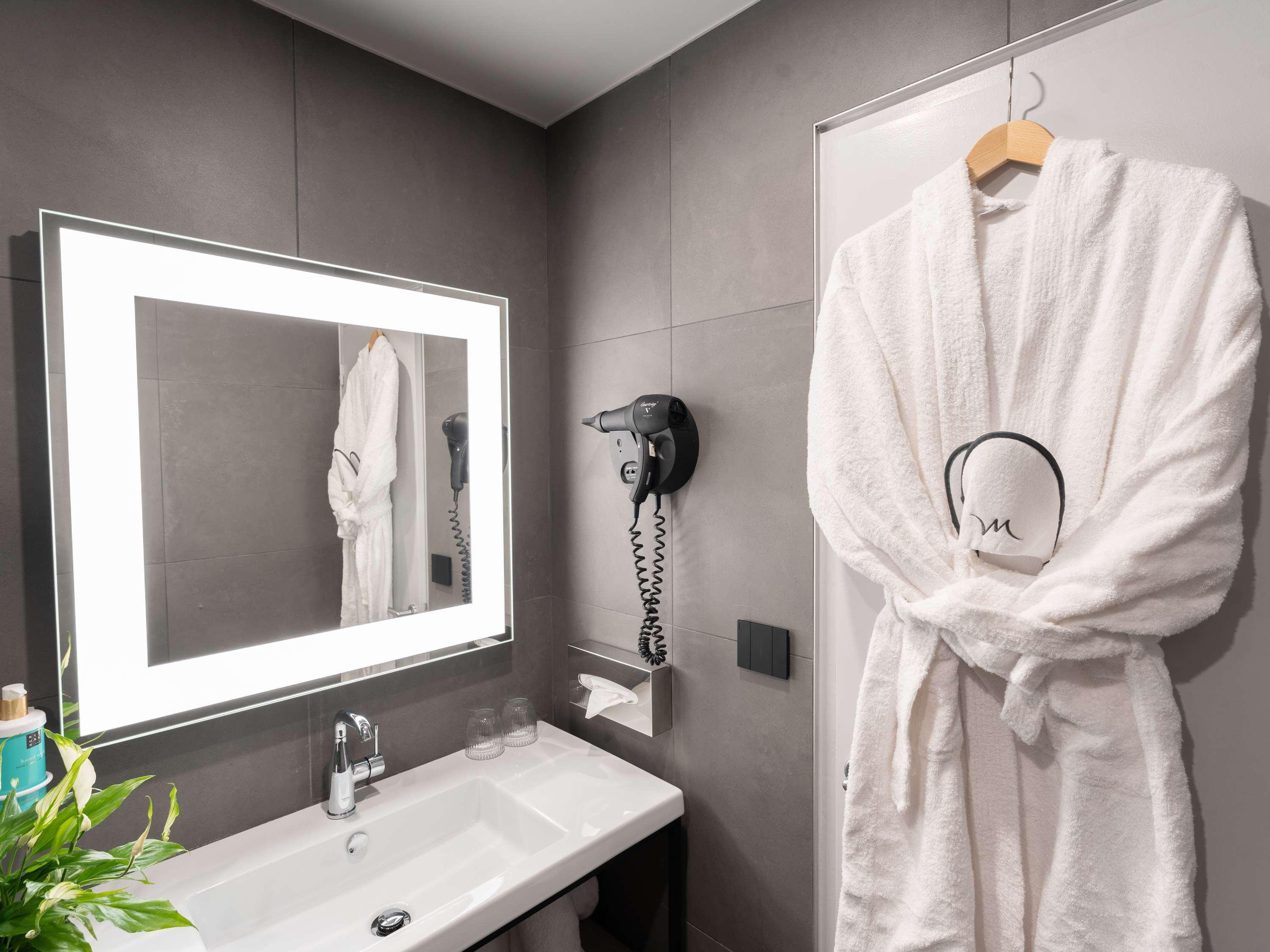 Suite Connecting Room