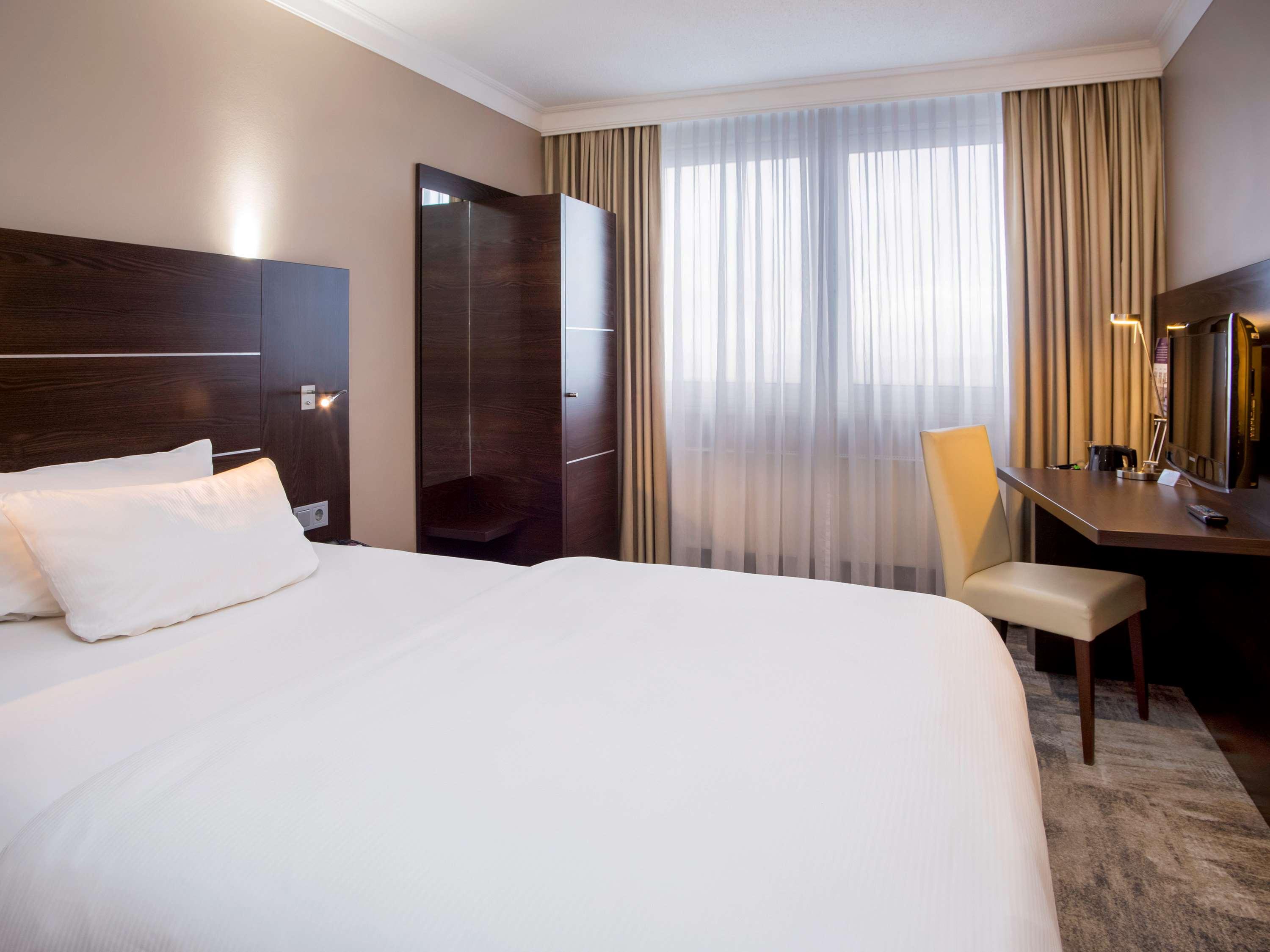 Single Queen Size Bed