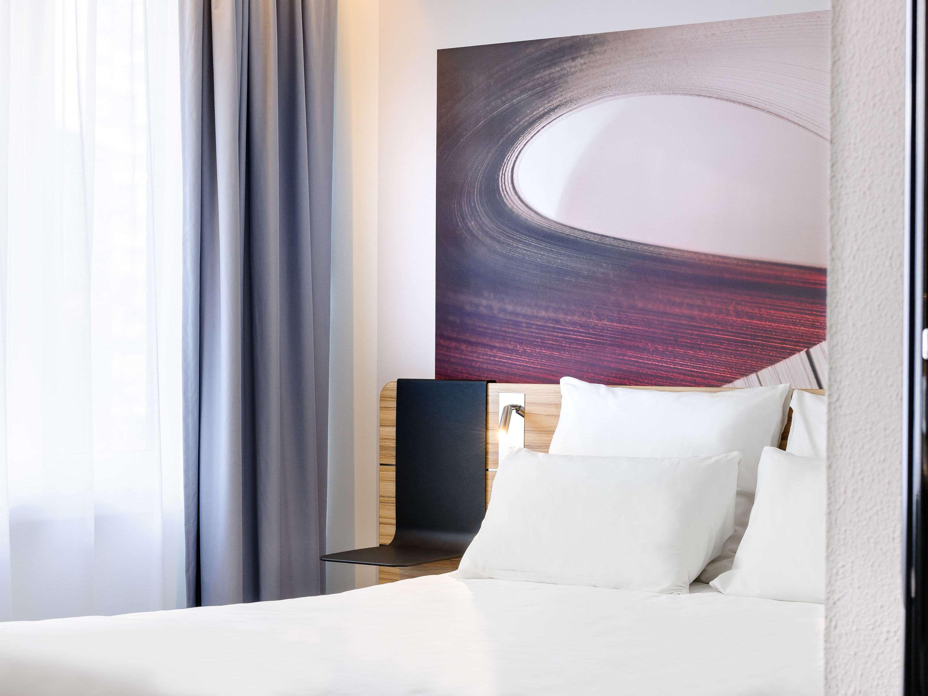 Double Queen Size Bed