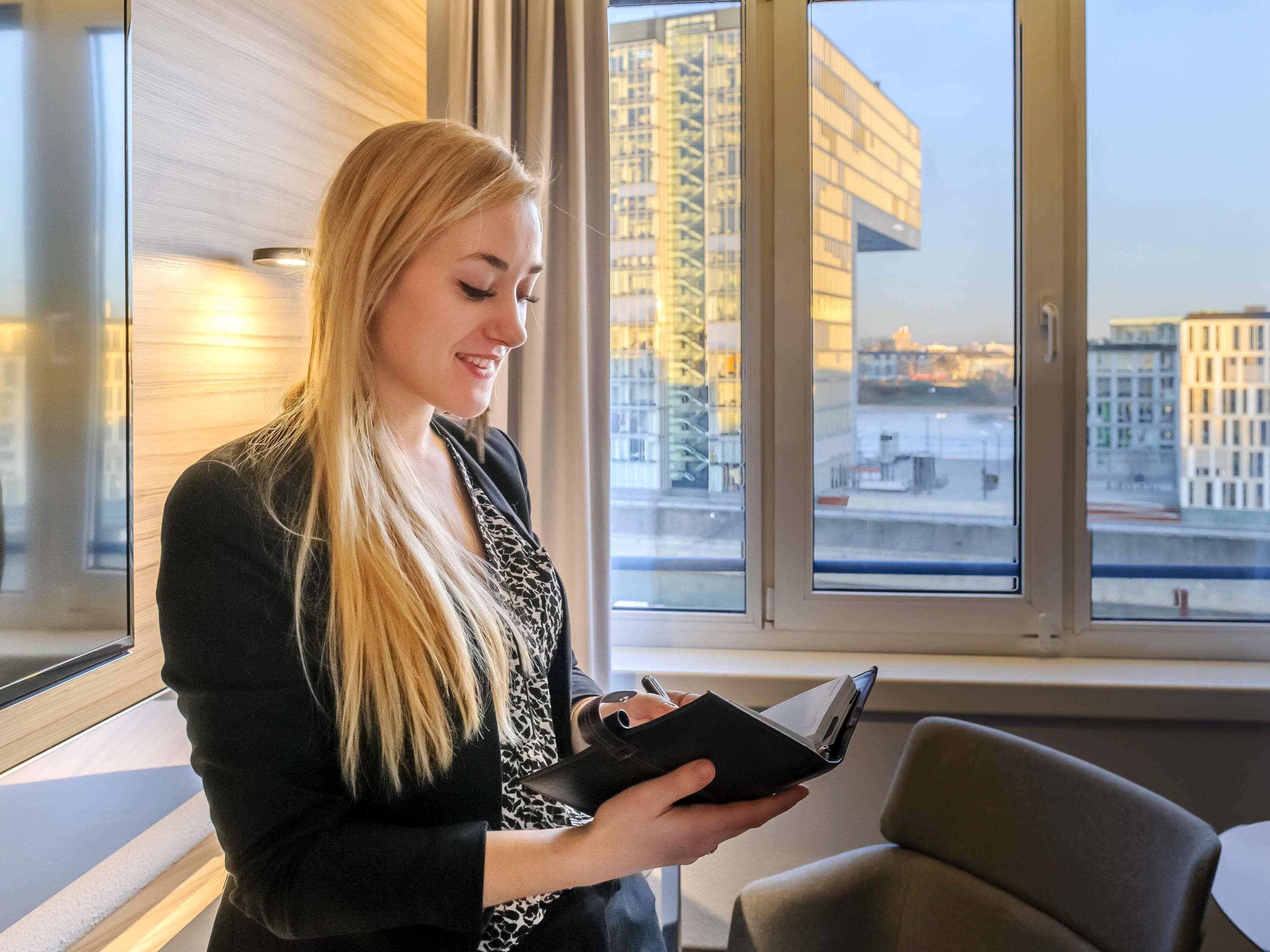 Double Executive Queen Bed