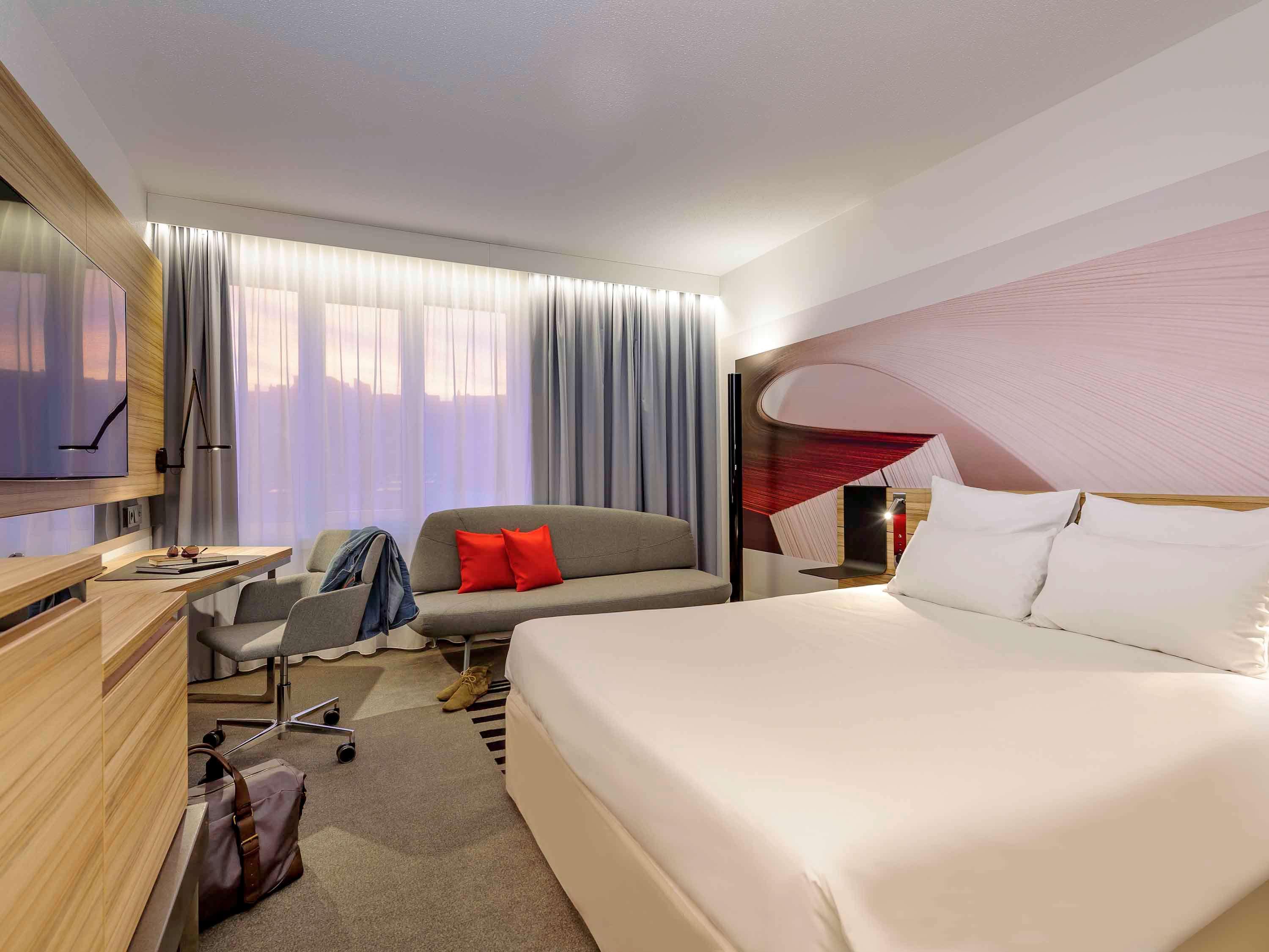 Double Queen Size Bed