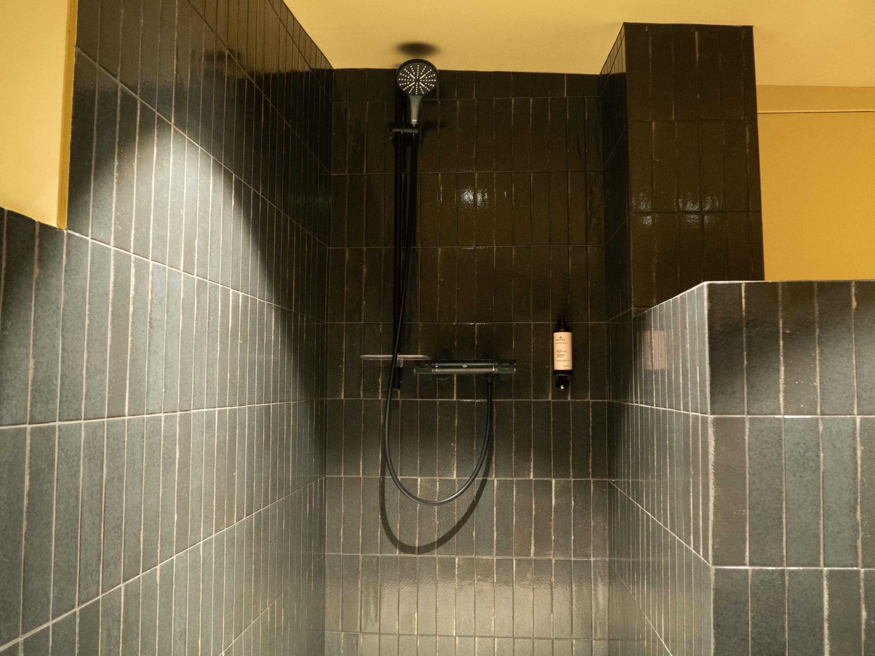 Double Classic Double Bed