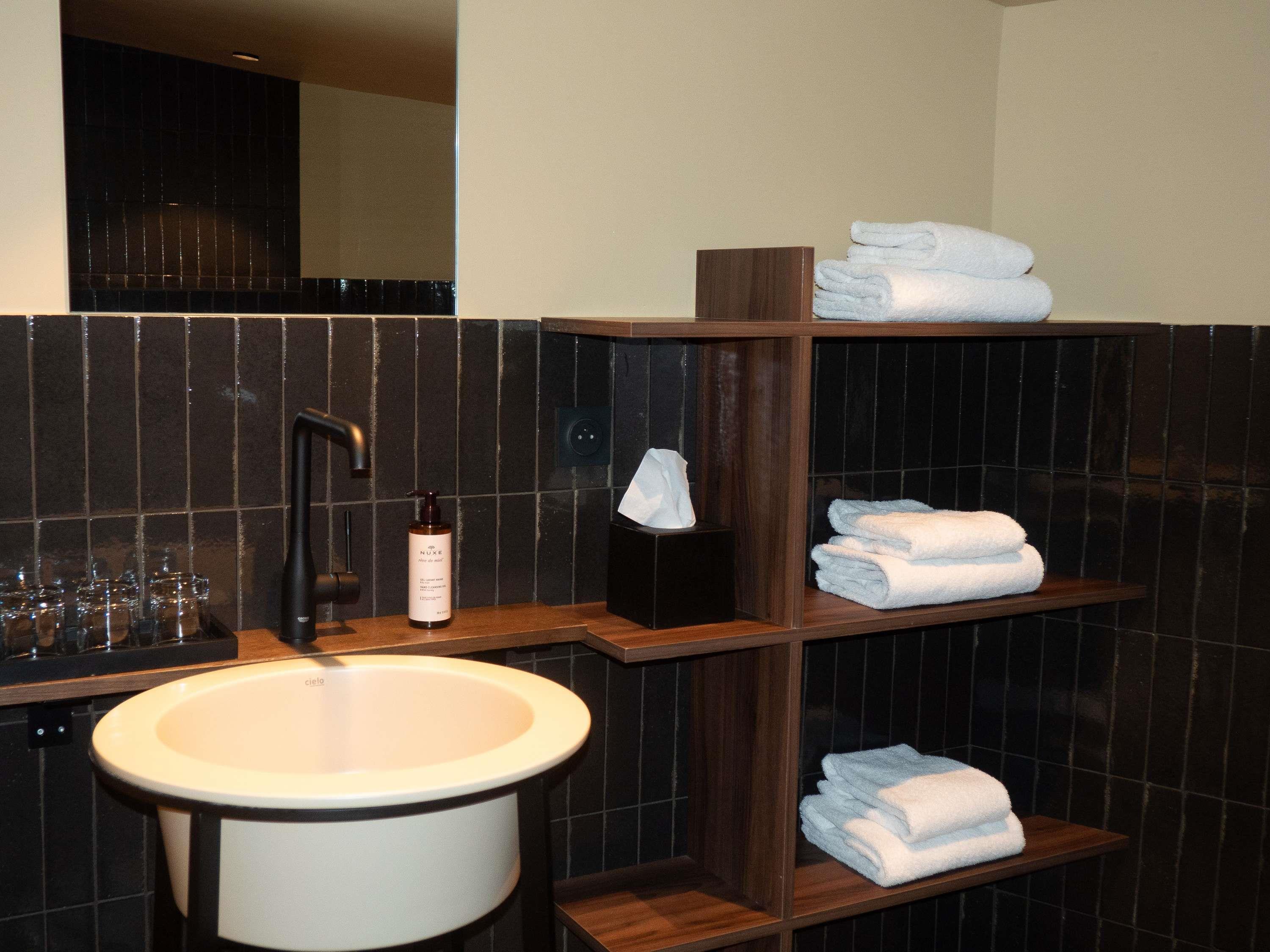 Double Classic Double Bed