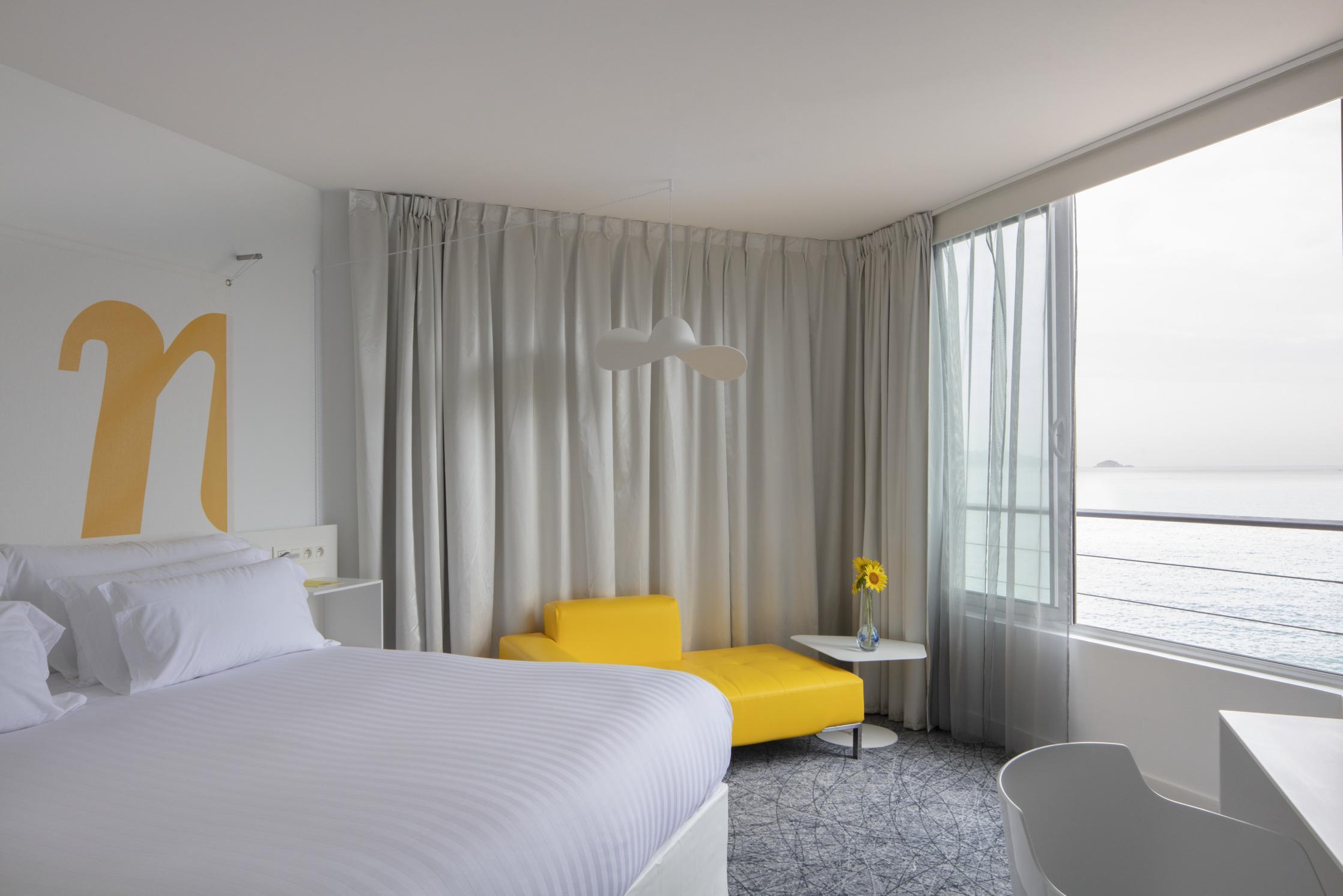 Double Superior Sea View