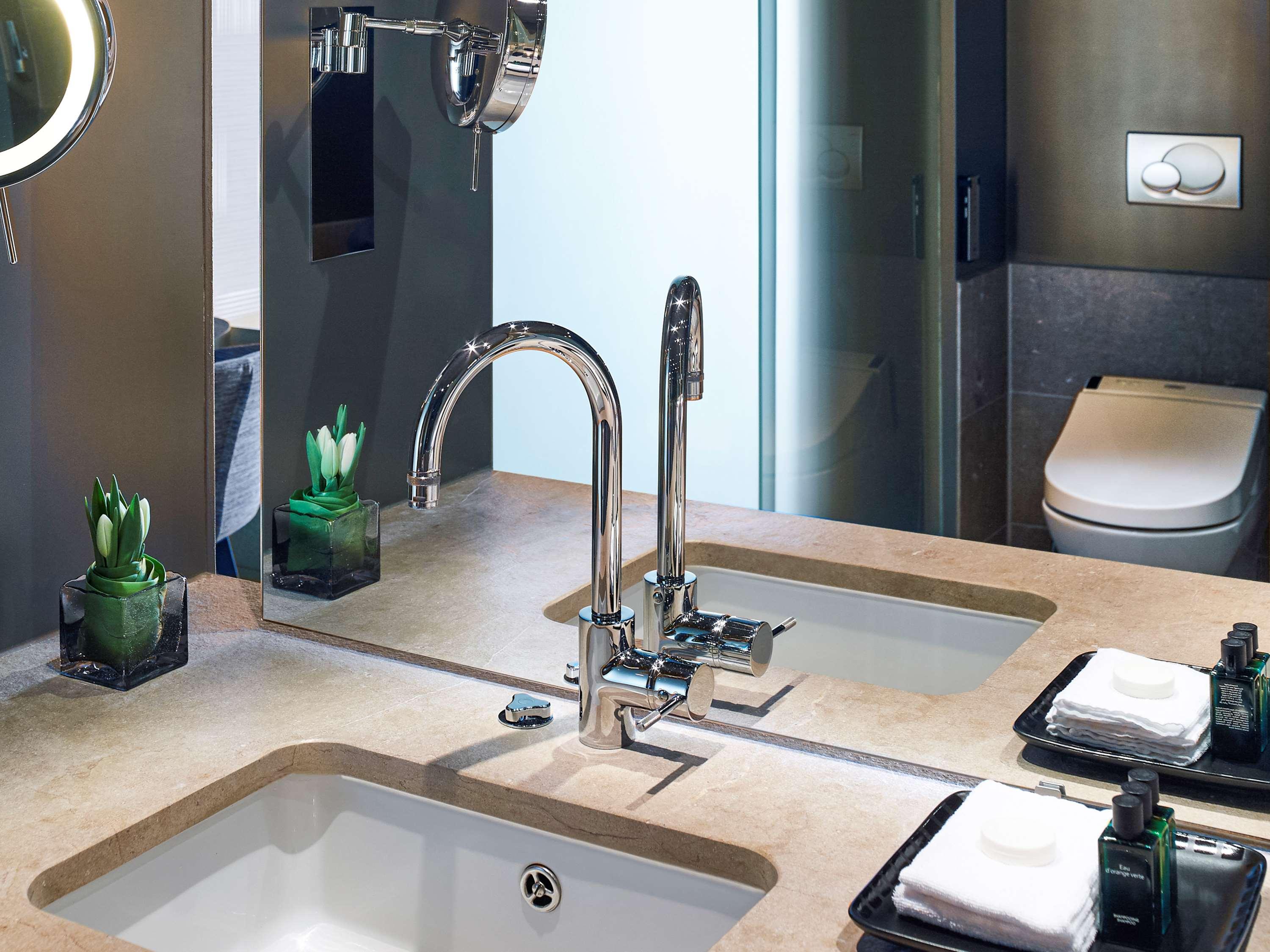 Double or Twin Classic King Bed