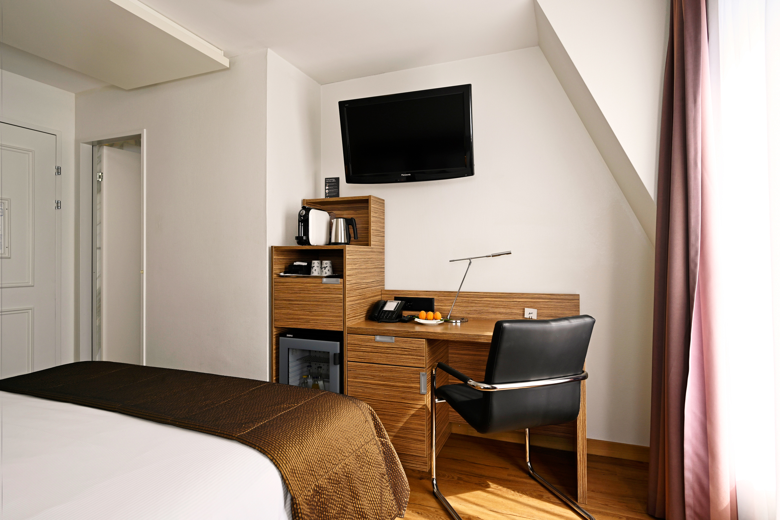 Double Queen Size Bed