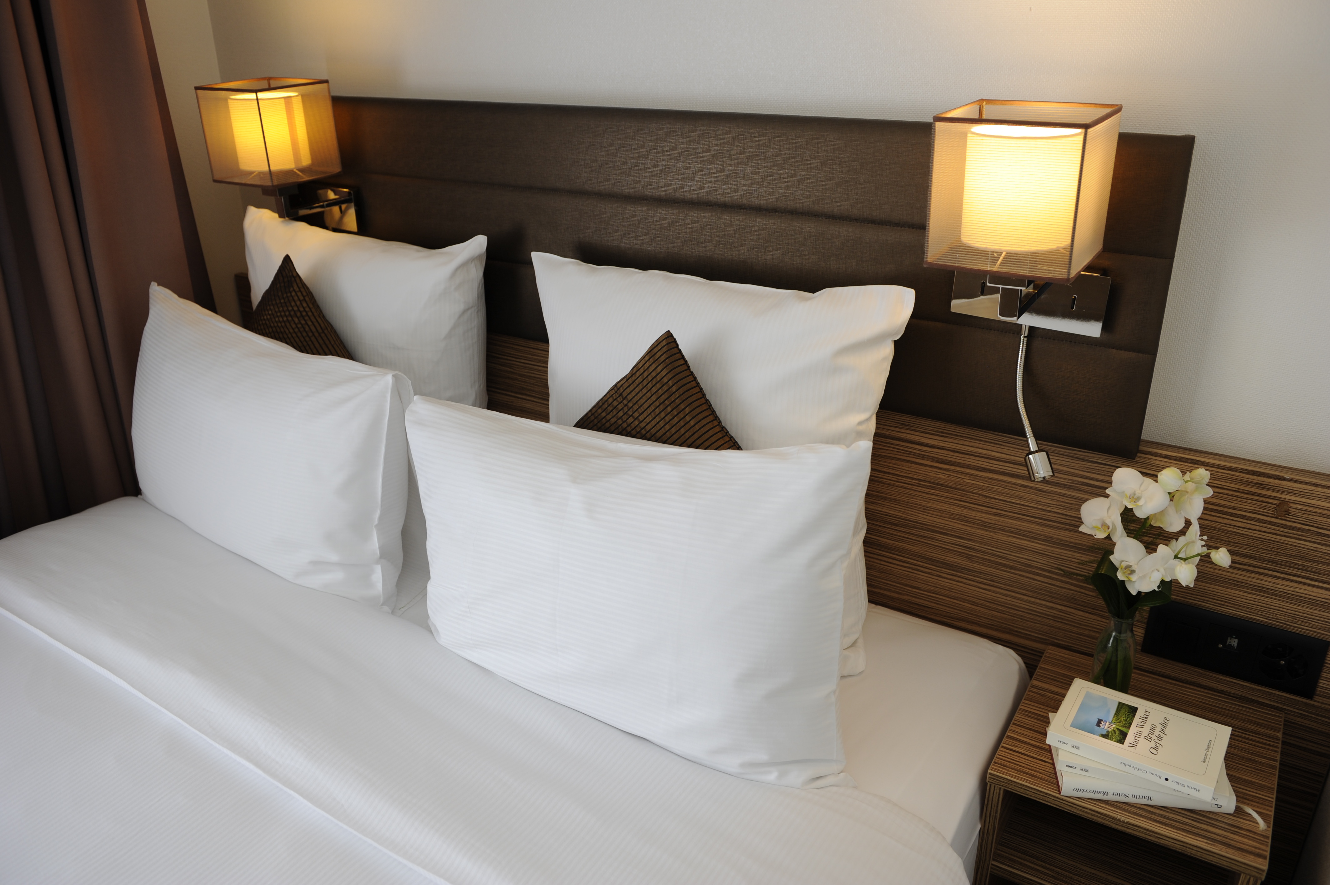 Double Queen Size Bed