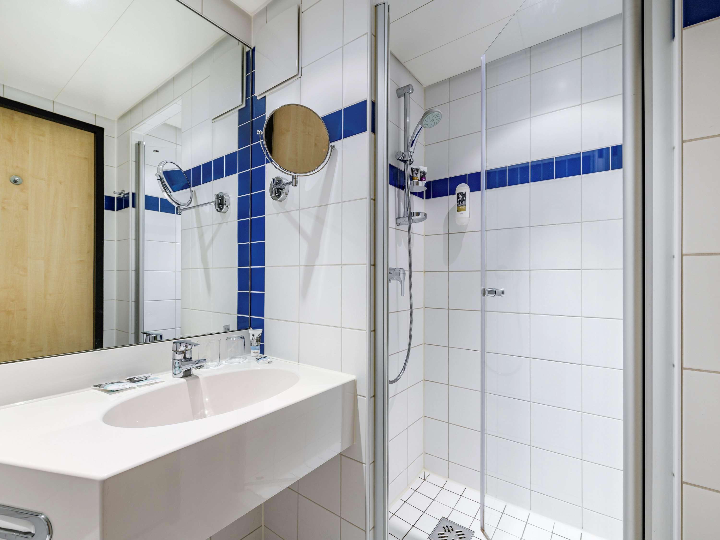 Double Premium Queen Bed