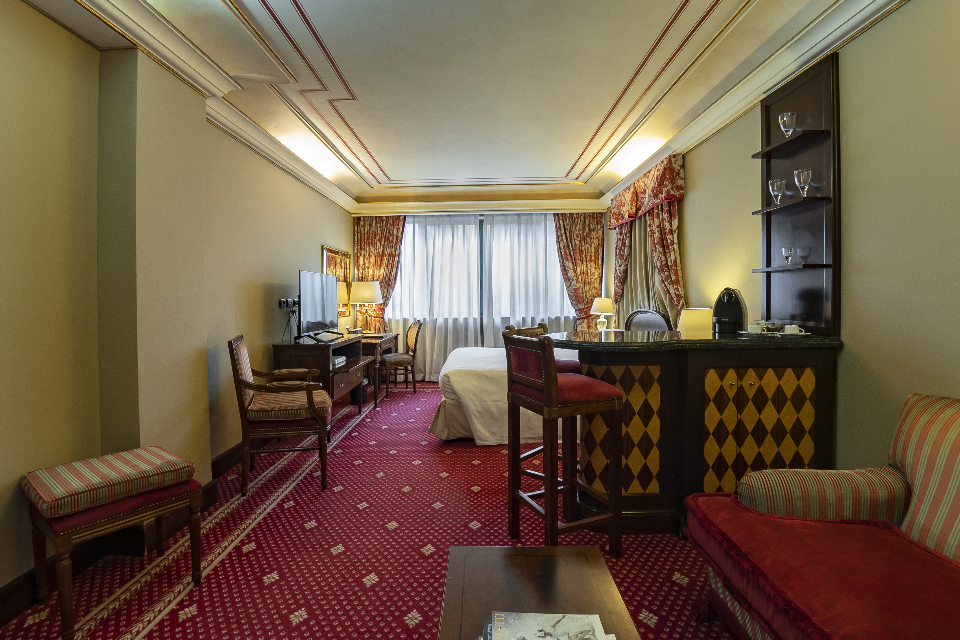 Family Room Capacity 2