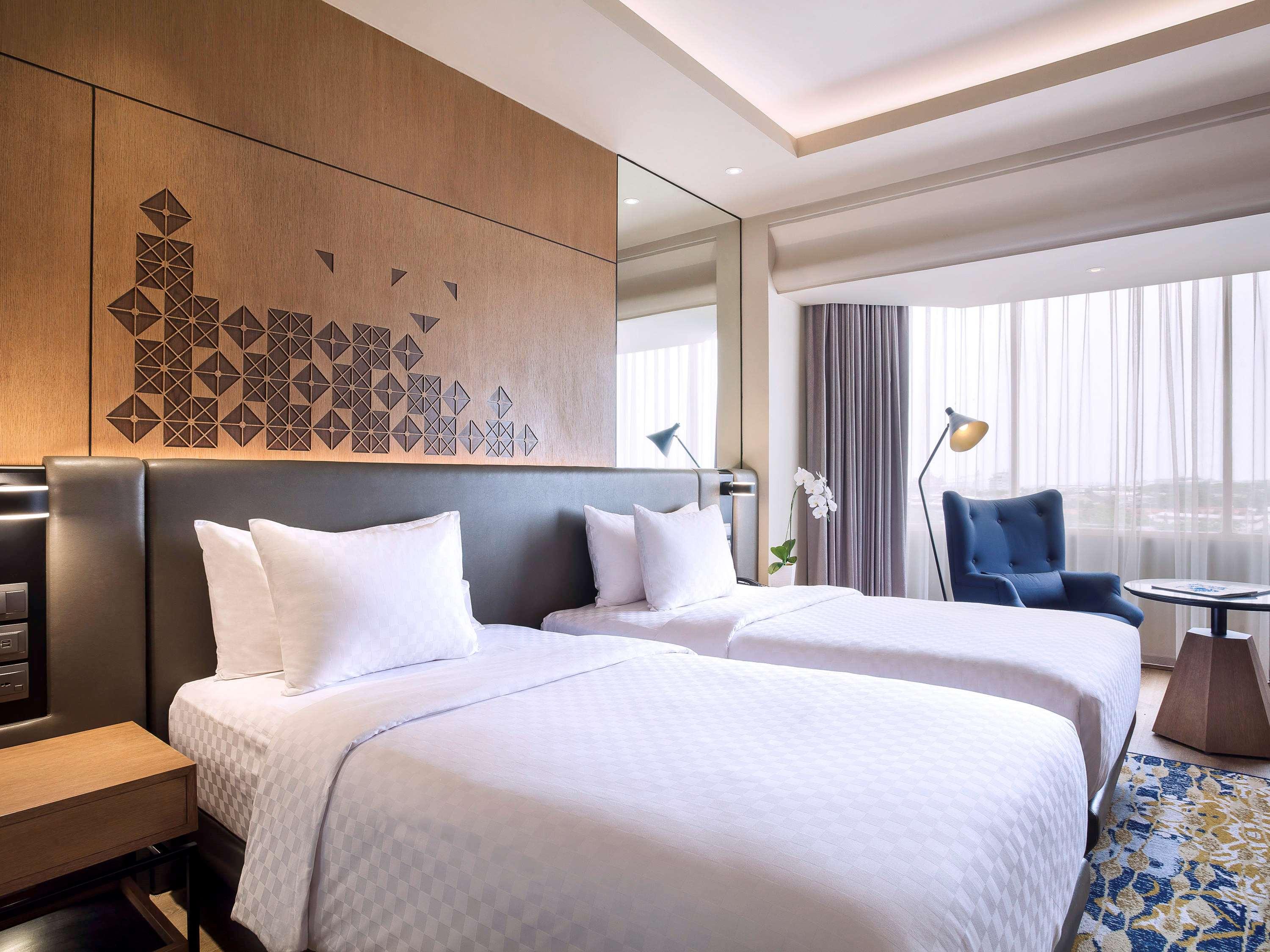 Double Classic Queen Bed