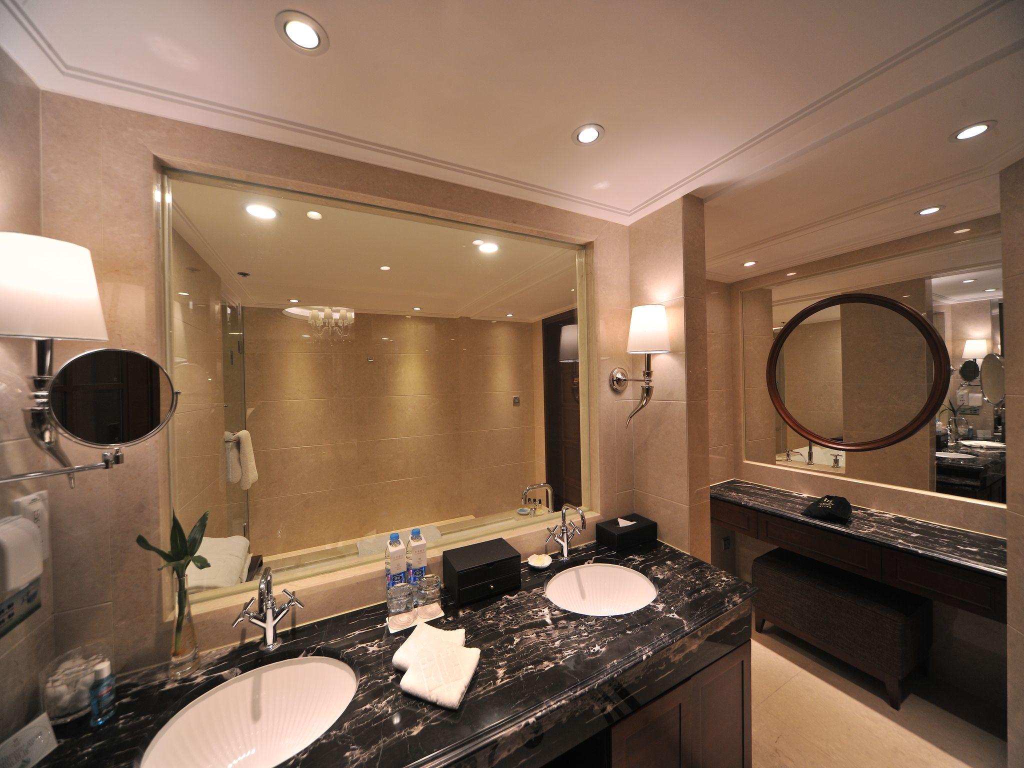 Double Deluxe Executive