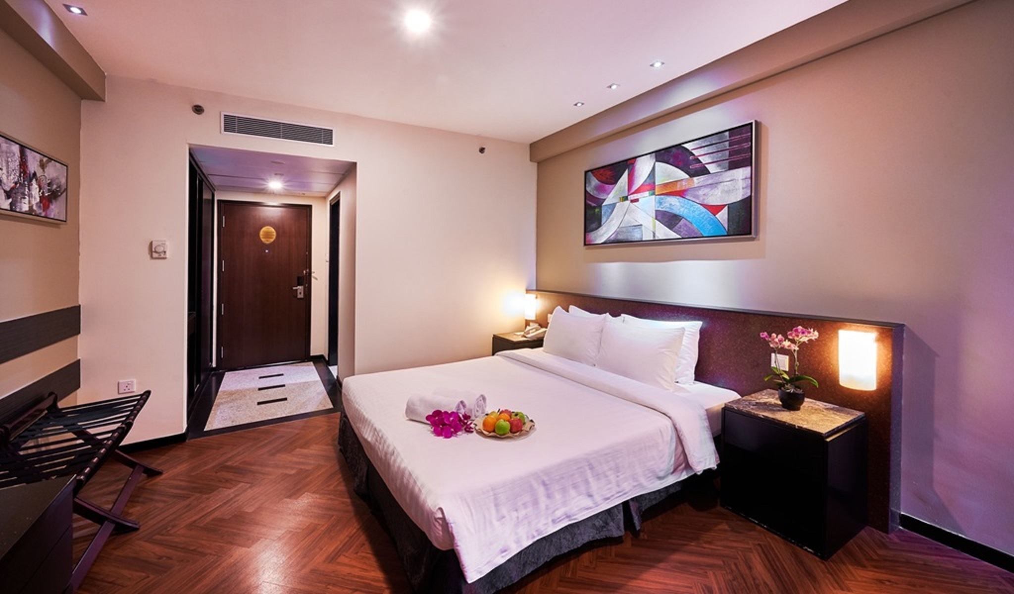 Double Deluxe King Bed