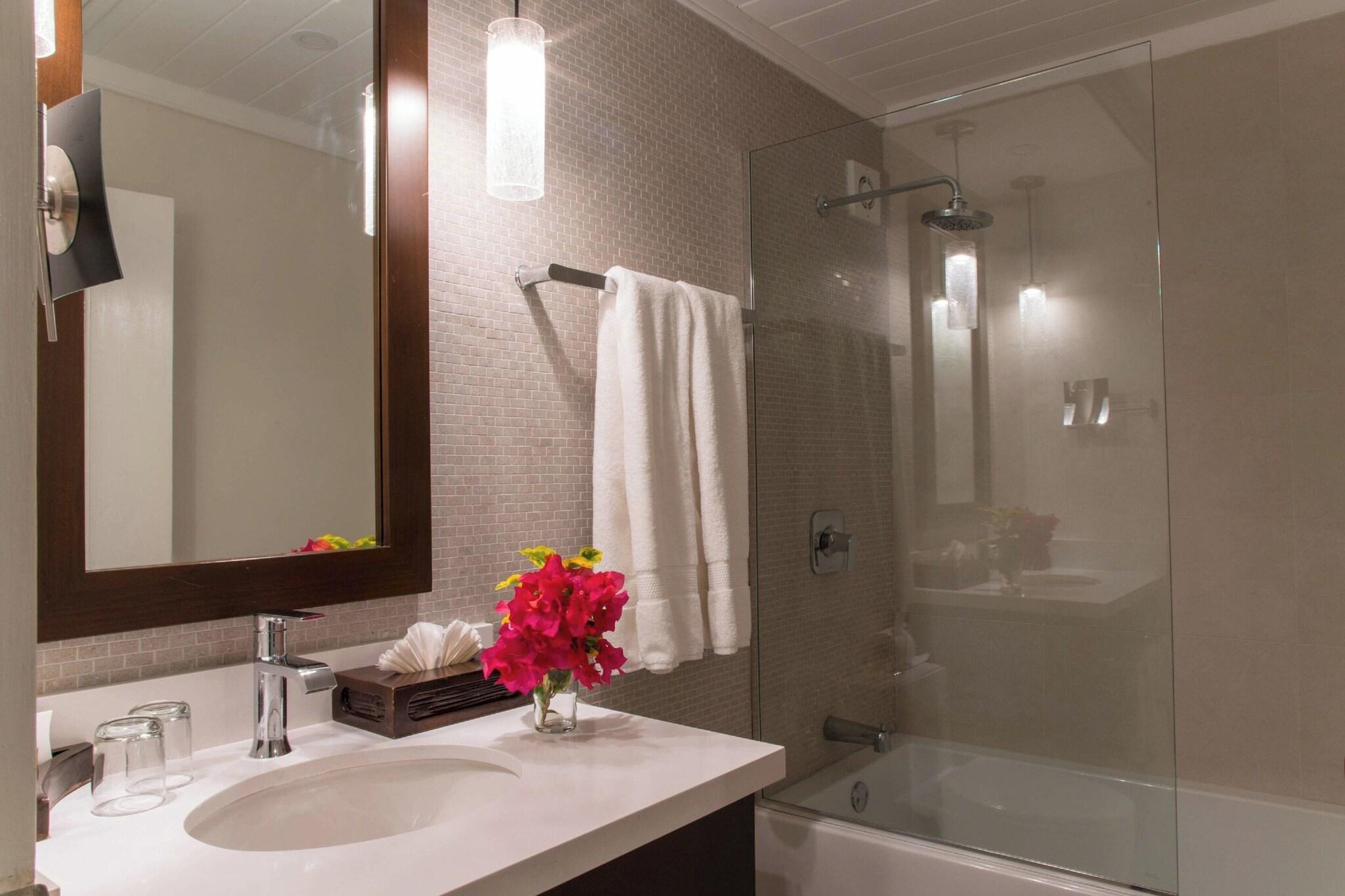 Suite Ocean View King Bed