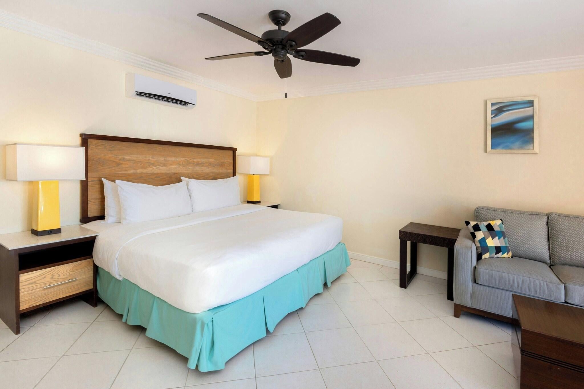 Junior Suite Ocean View Queen Bed