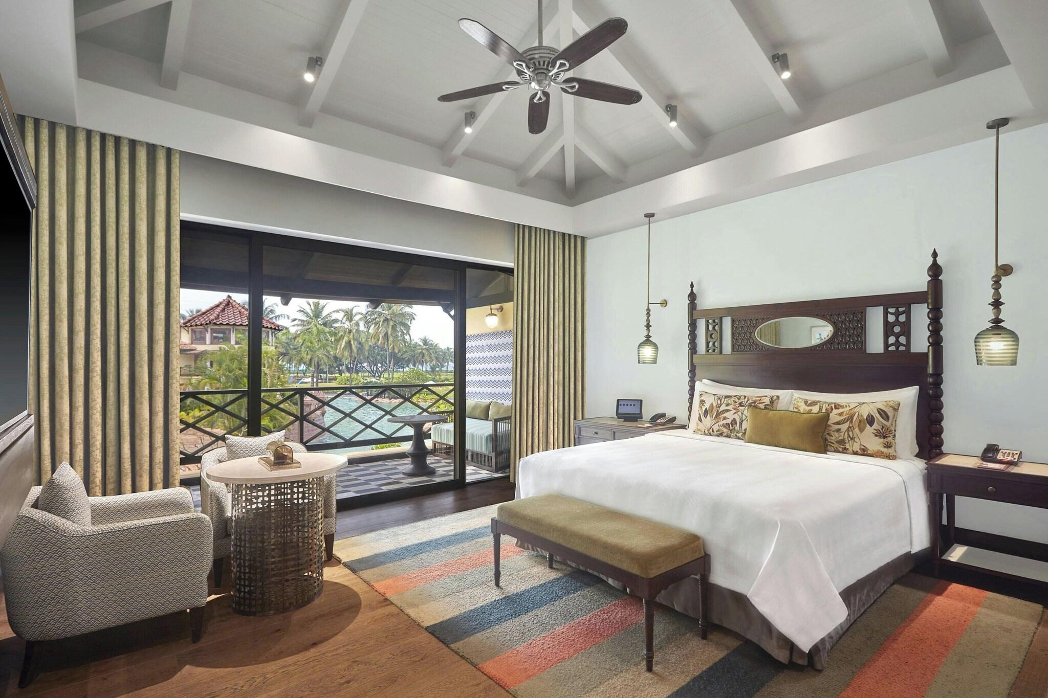 Double Pool View King Bed