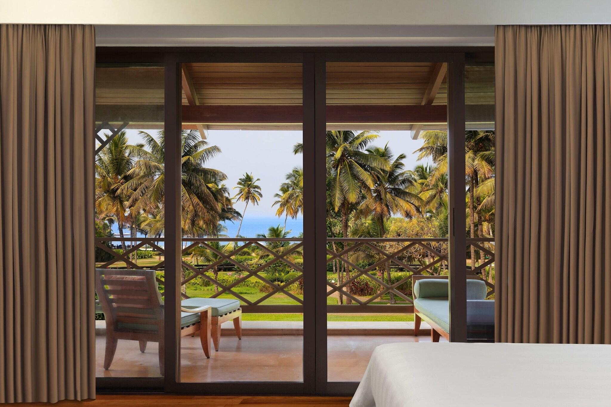 Twin Sea View with Balcony