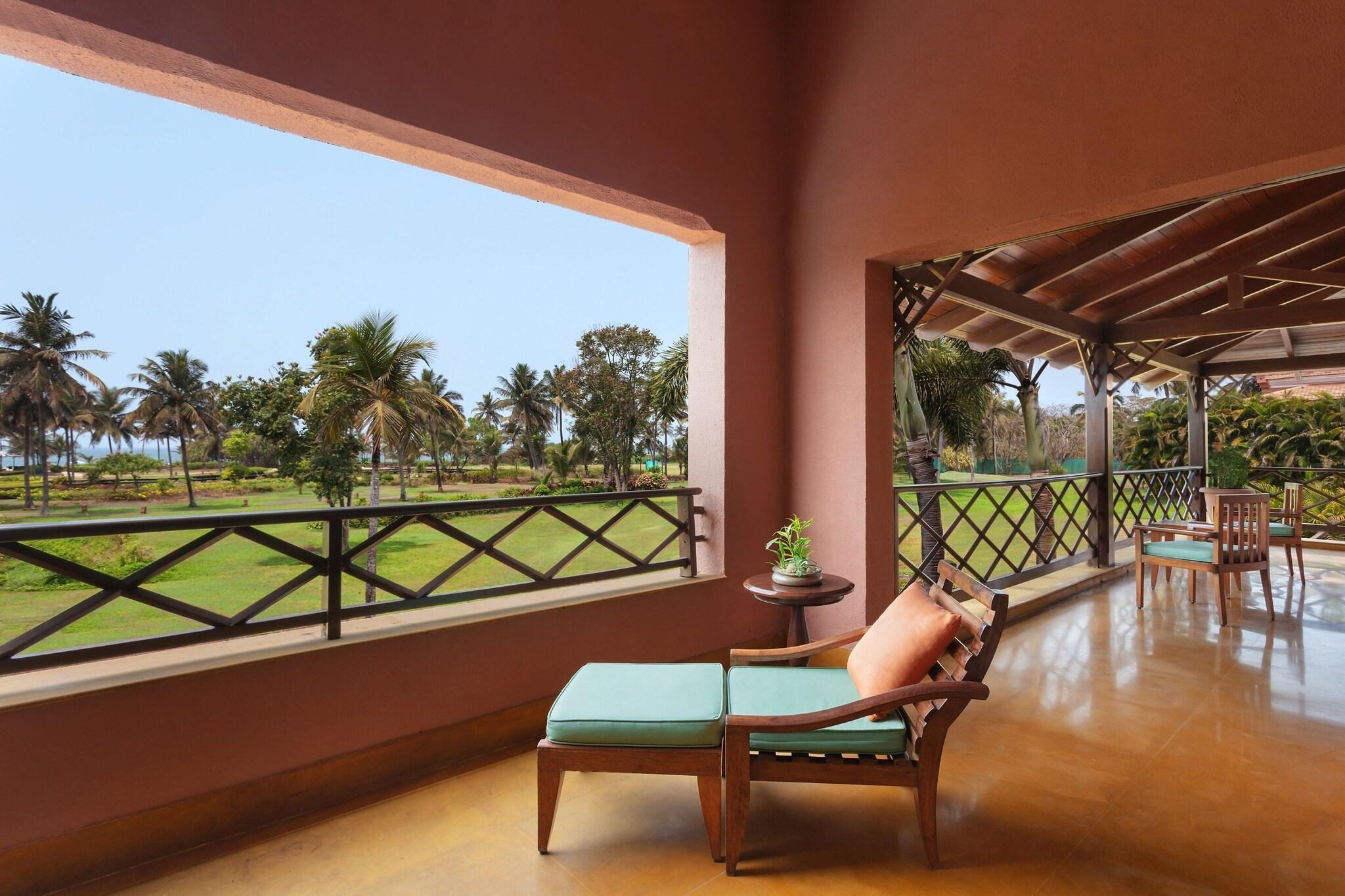 Suite Sea View King Bed