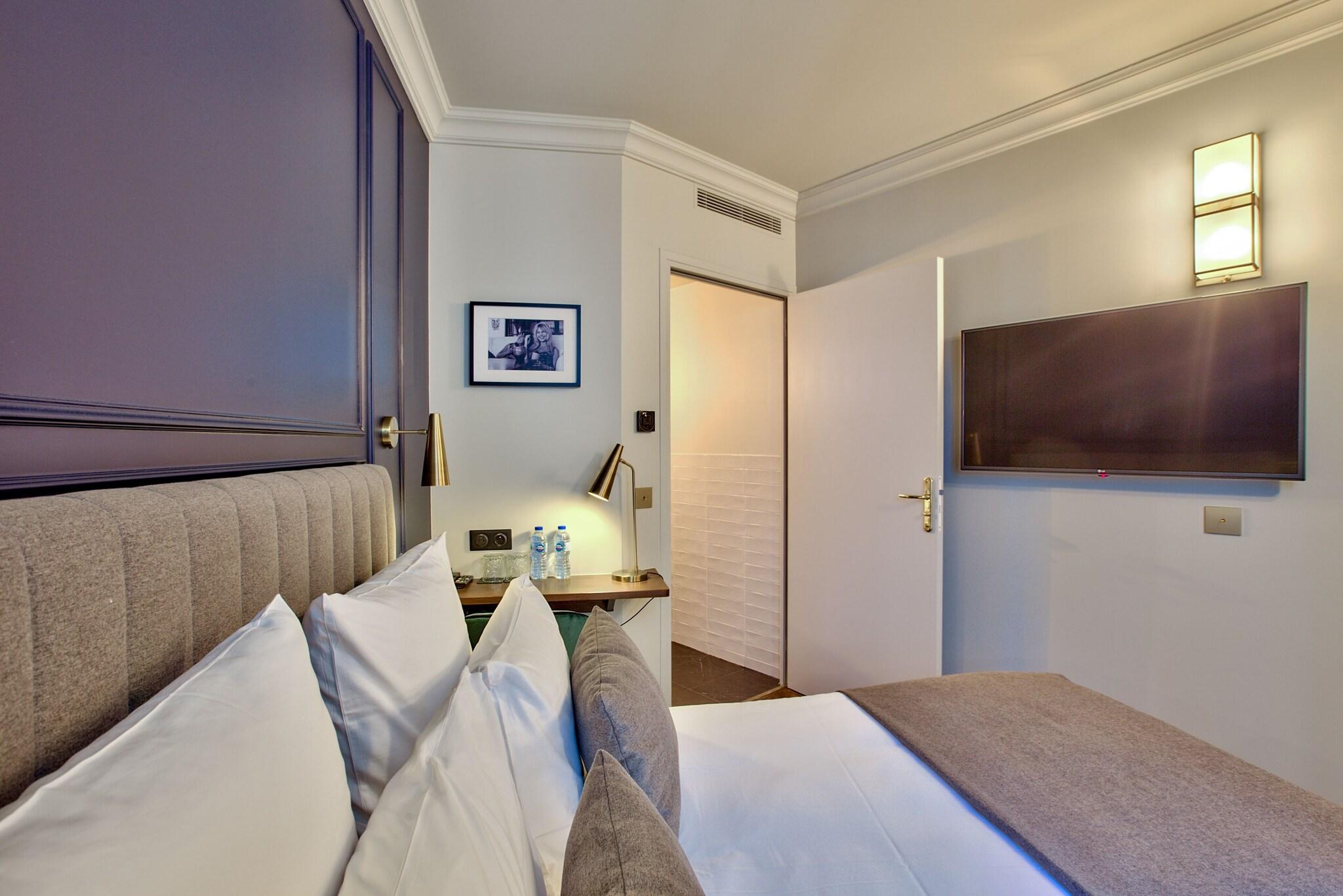 Double Classic Double Bed