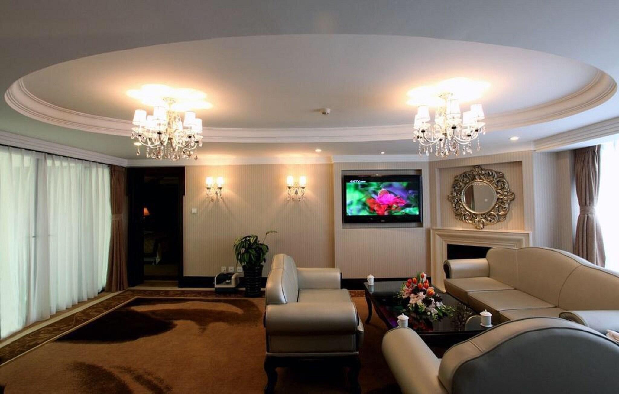 Suite Deluxe Queen Bed