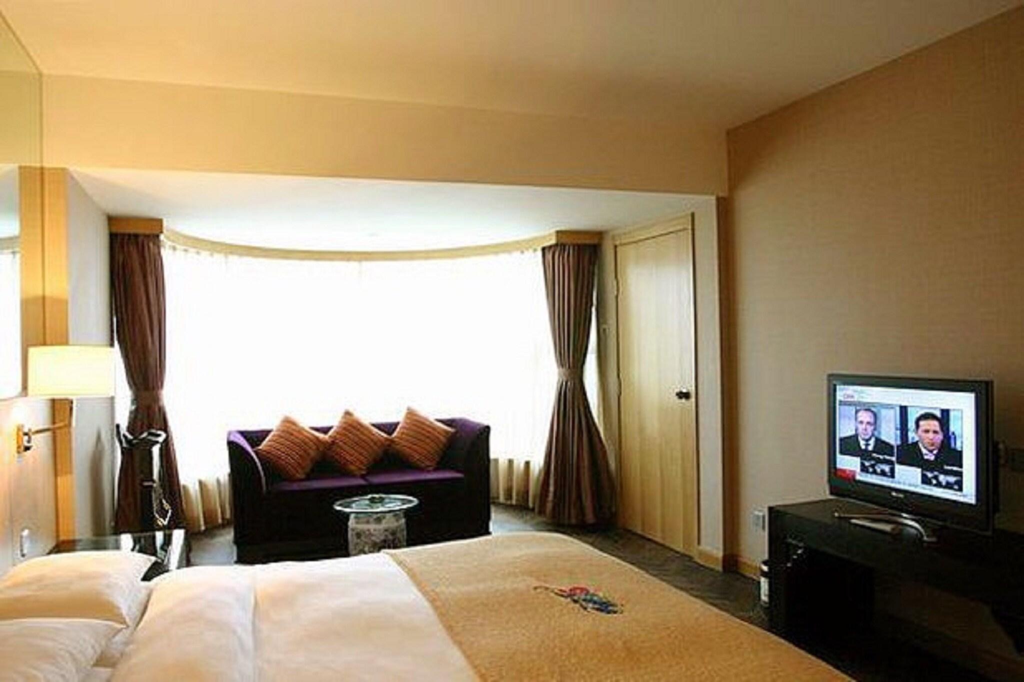 Suite Deluxe Queen Bed