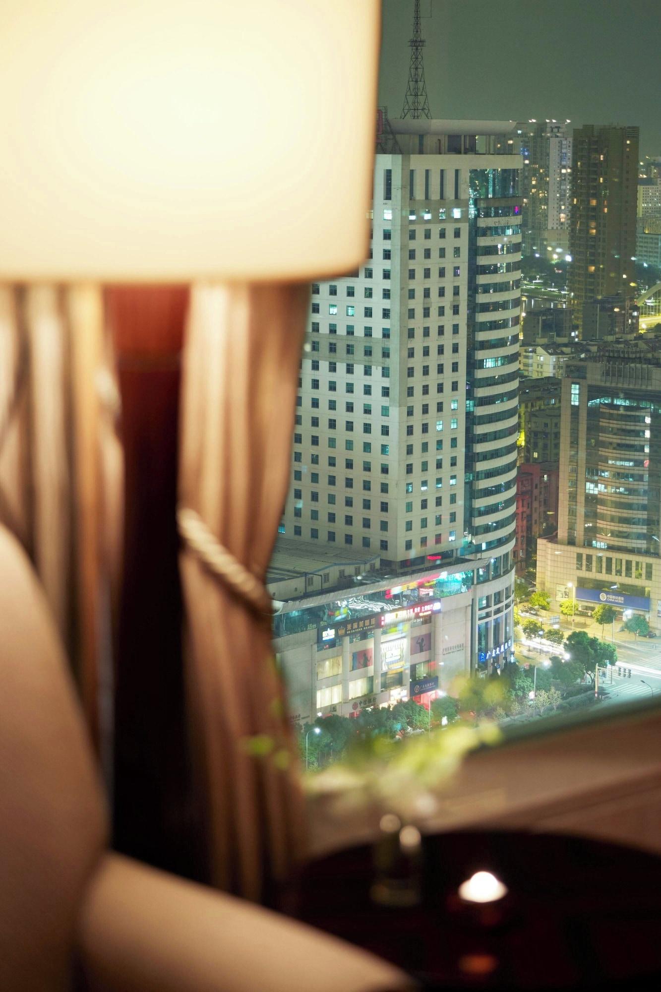 Double Executive King Bed