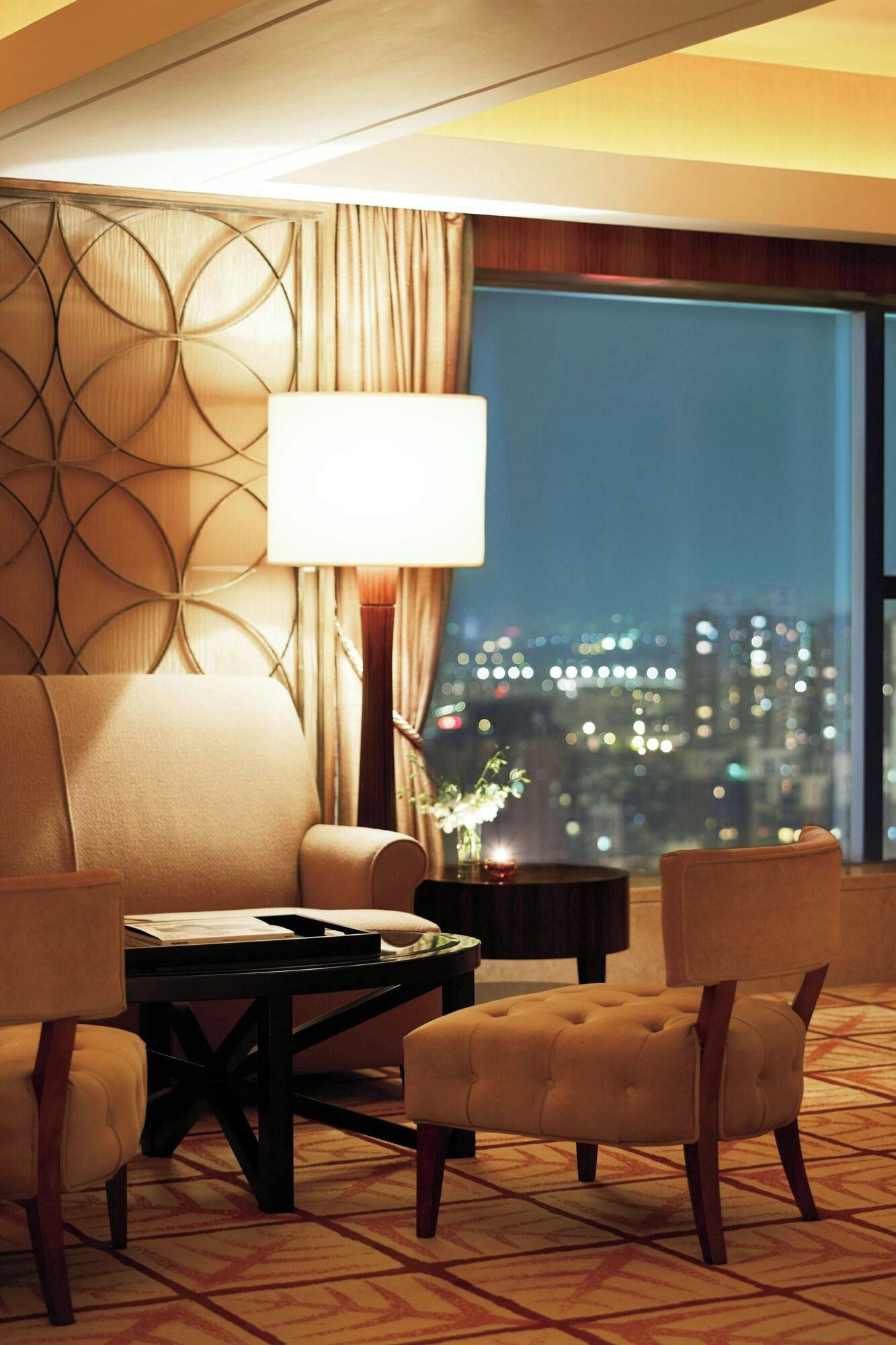 Double Executive King Bed