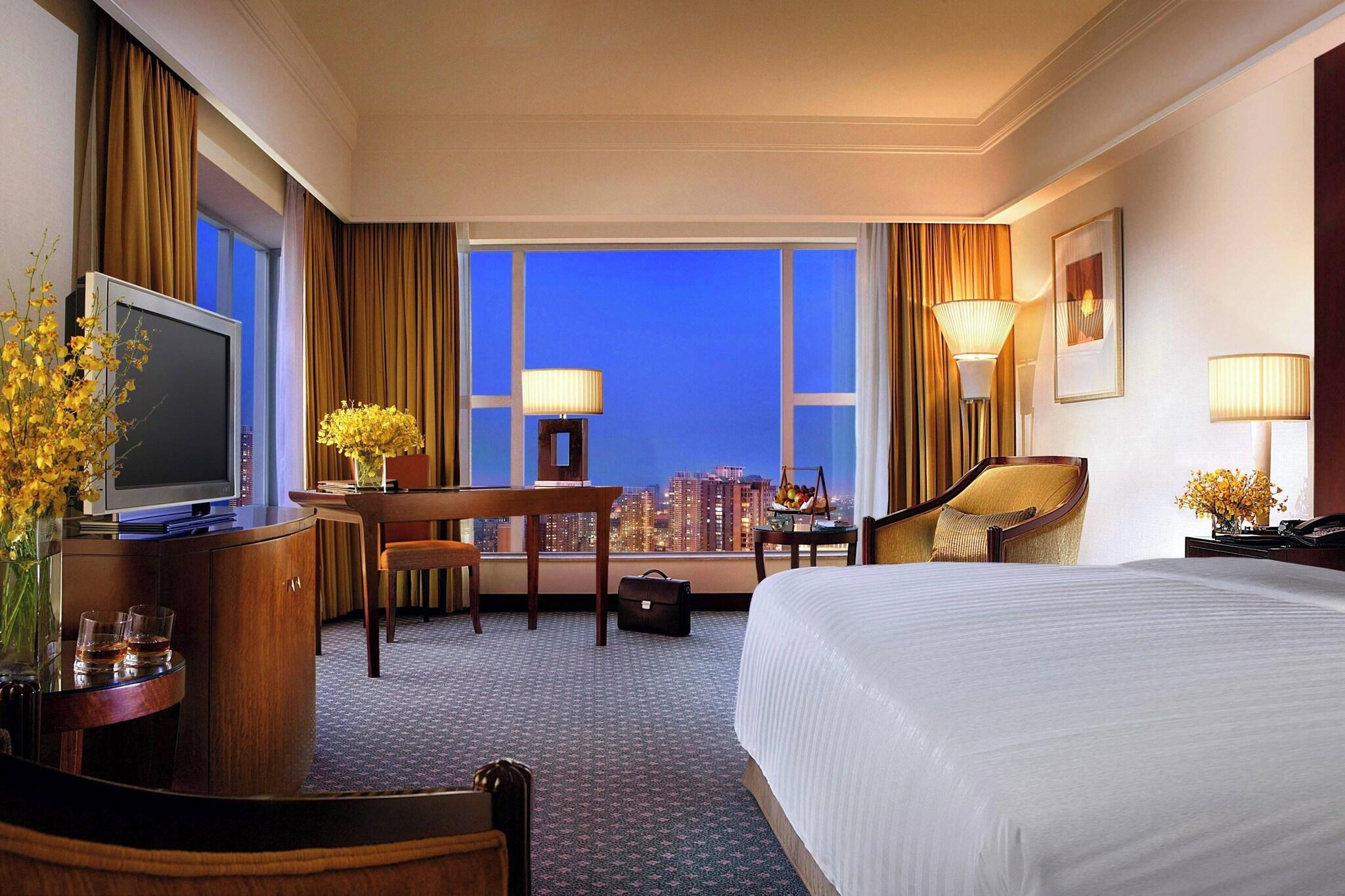 Double Deluxe King Bed