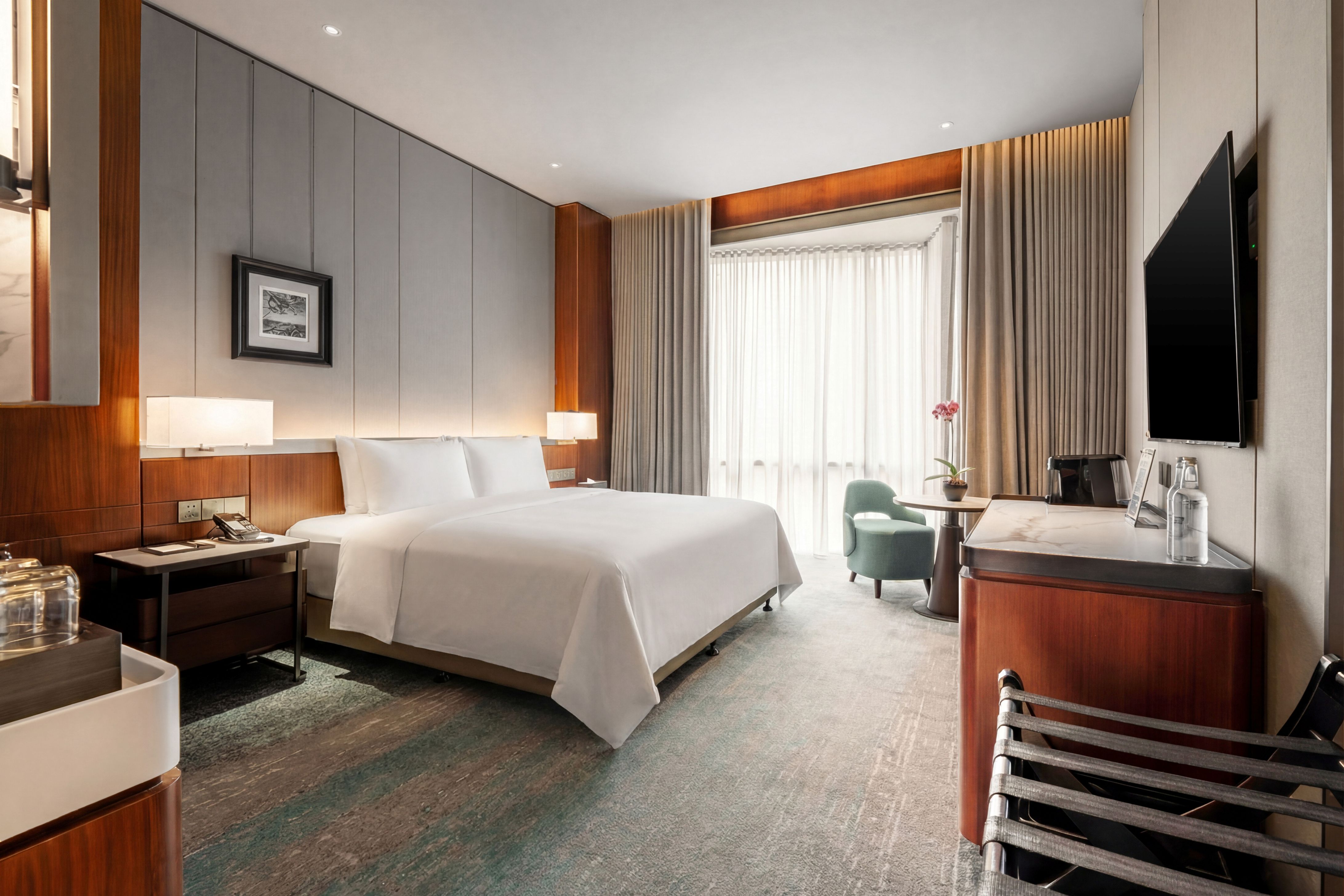 Double Deluxe King Bed