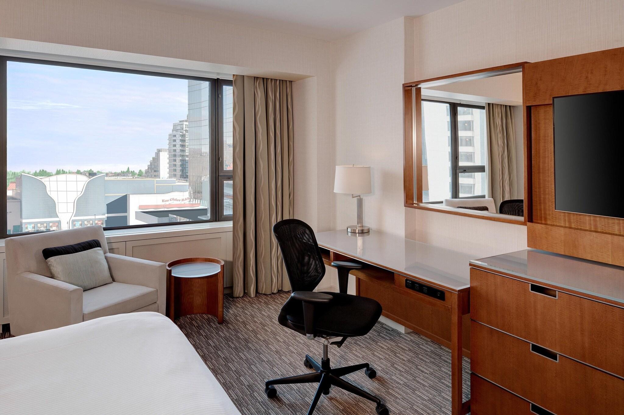 Double Deluxe King Bed