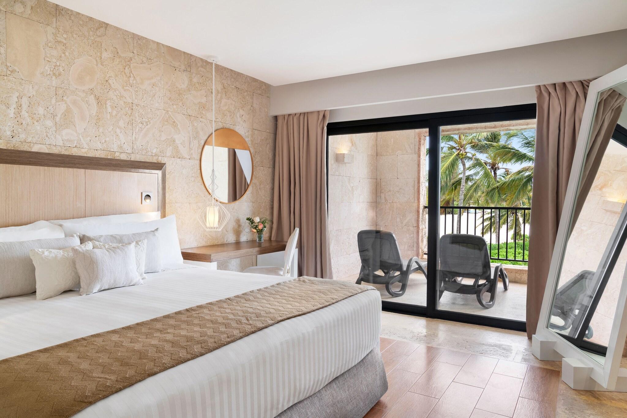 Junior Suite Ocean View King Bed
