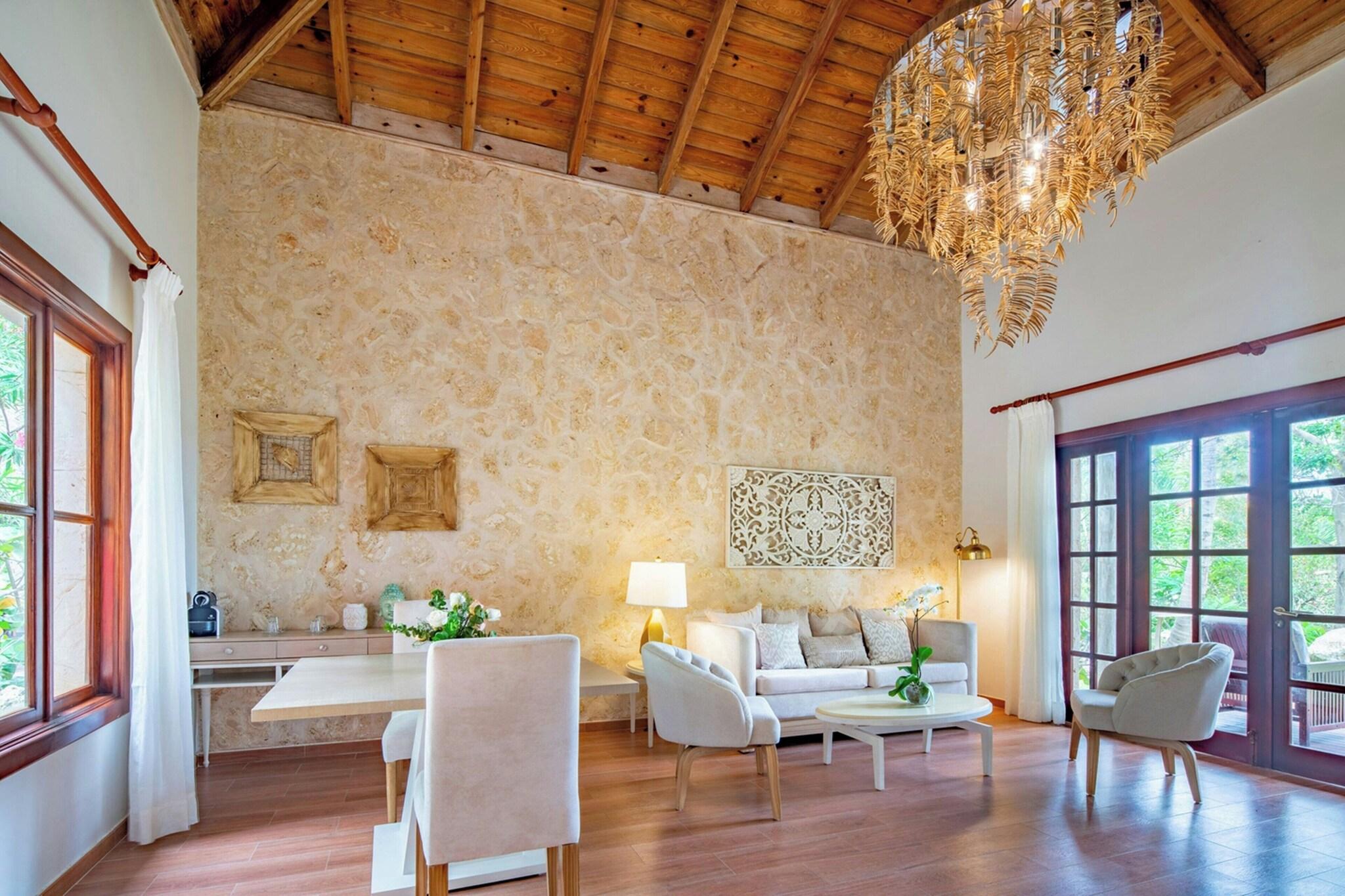 Villa Ocean Front King Bed
