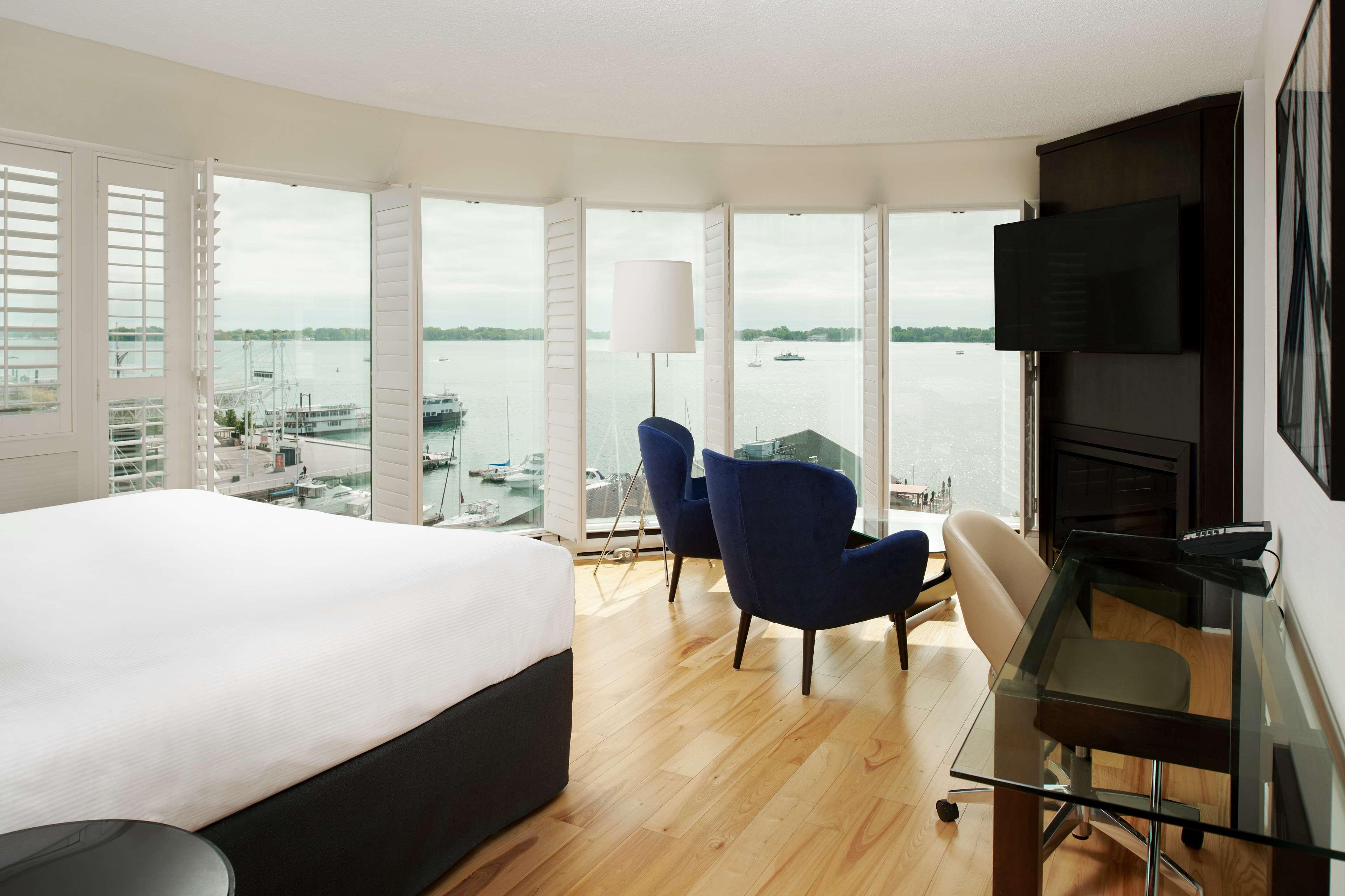 Suite Queen Size Bed