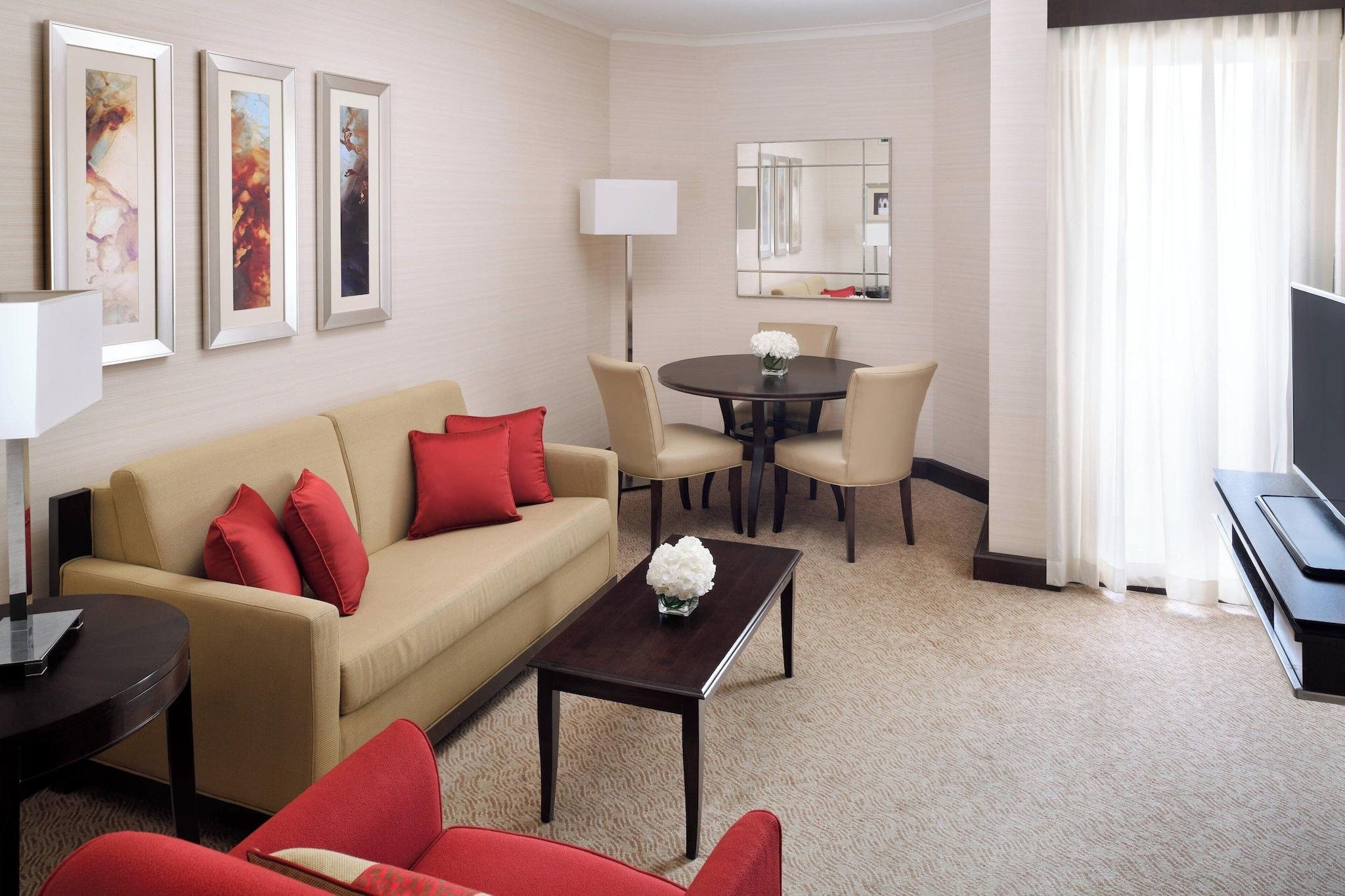 Junior Suite King Bed Smoking