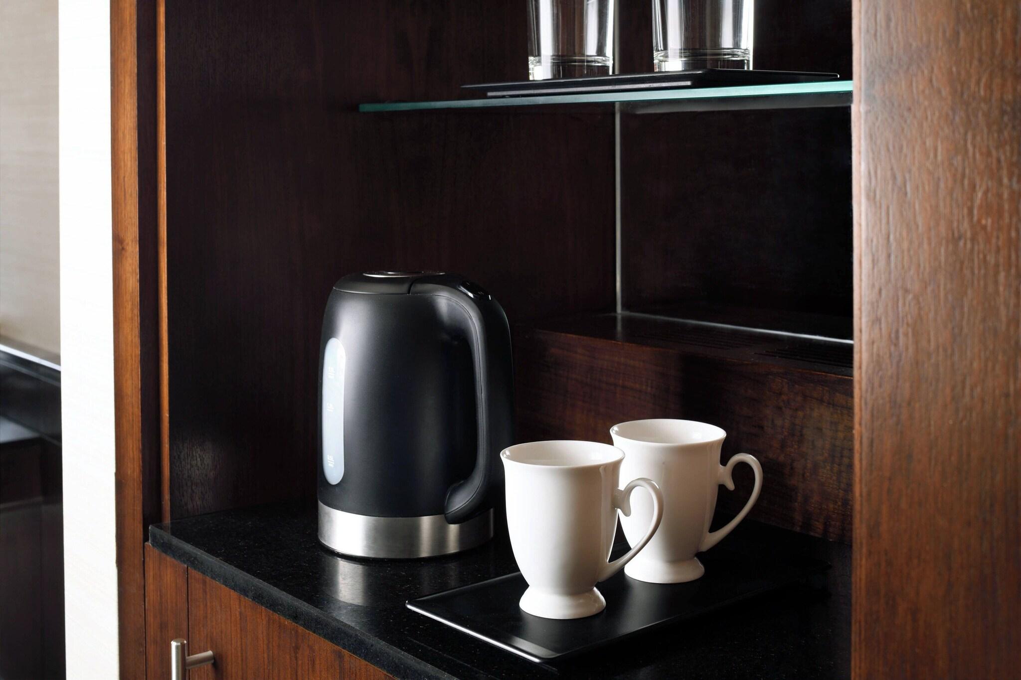 Double King Bed Smoking