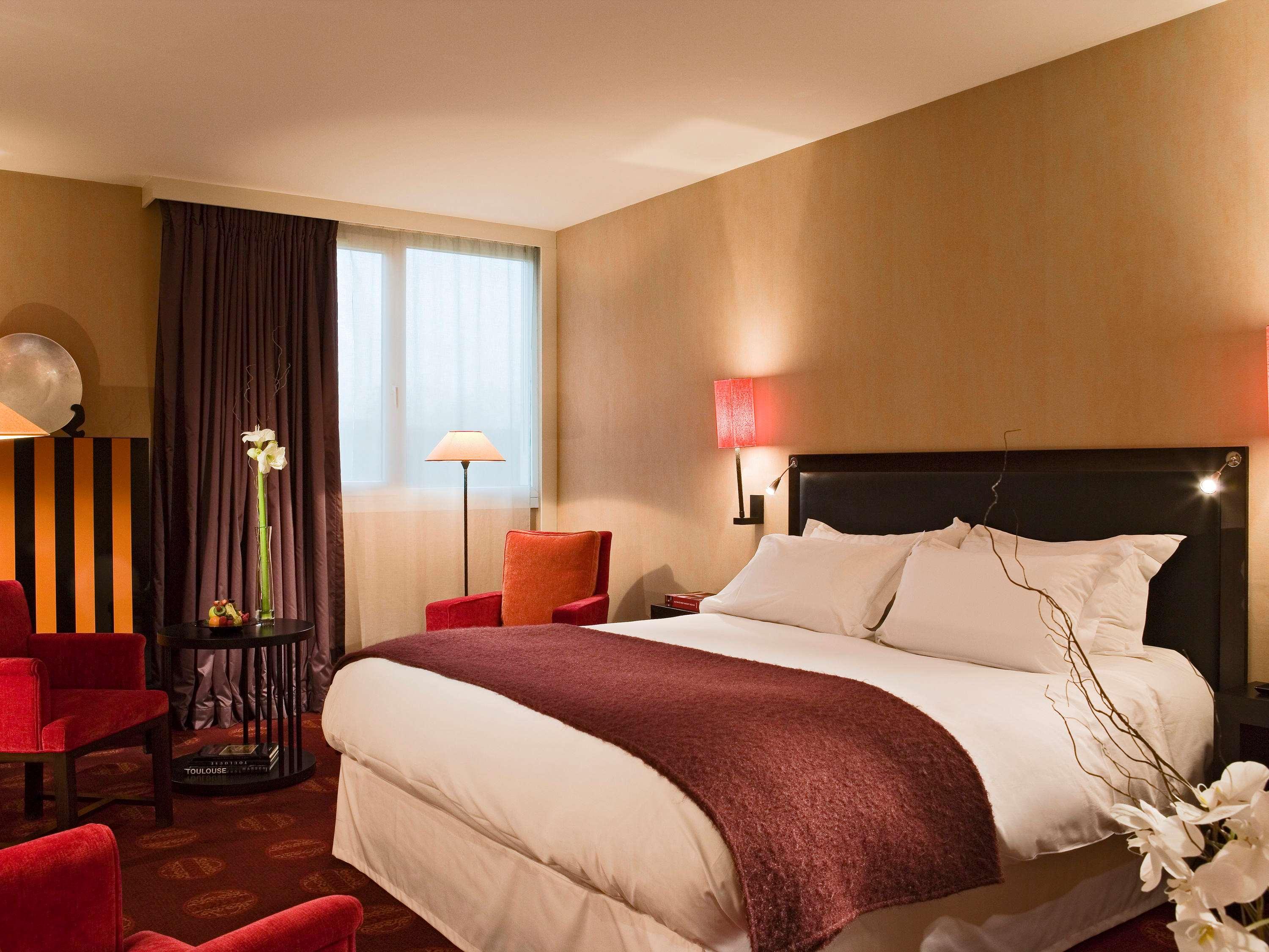 Double Classic Queen Bed