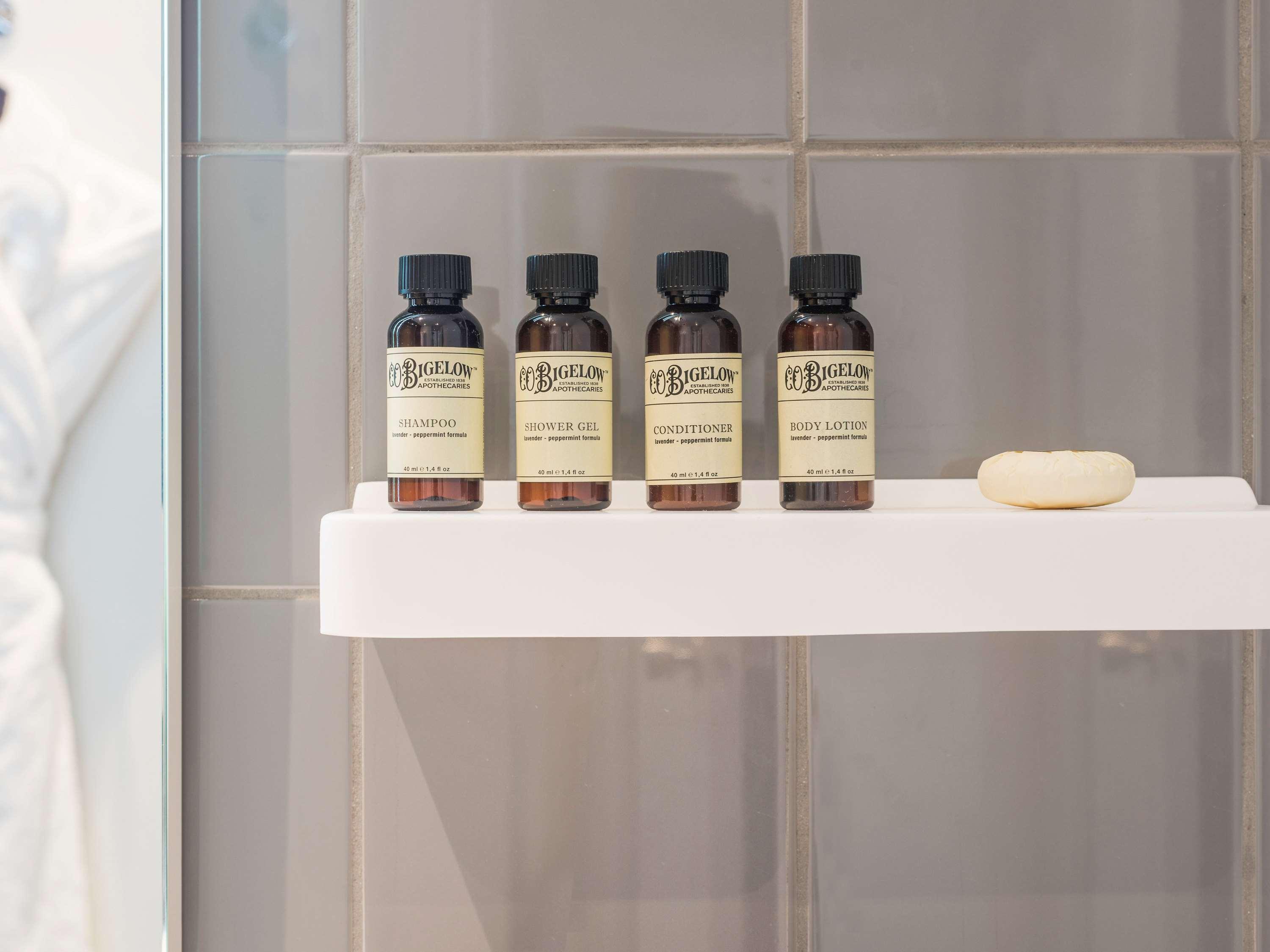 Double Deluxe Queen Bed