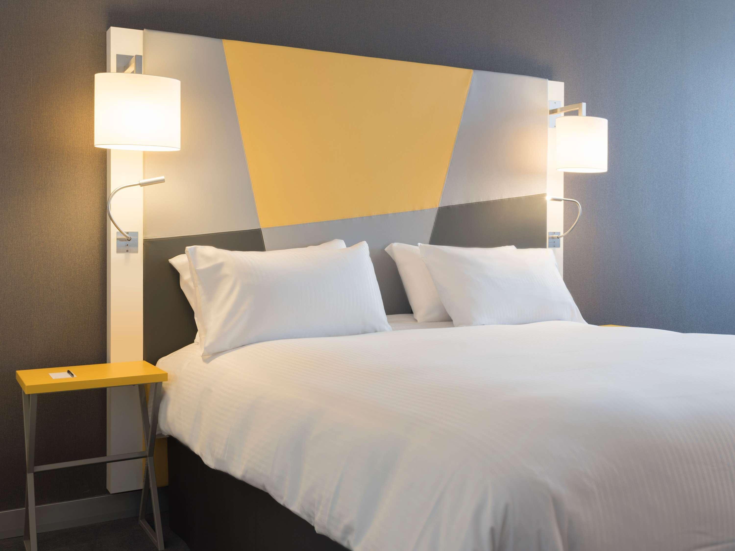 Double Classic Queen Bed