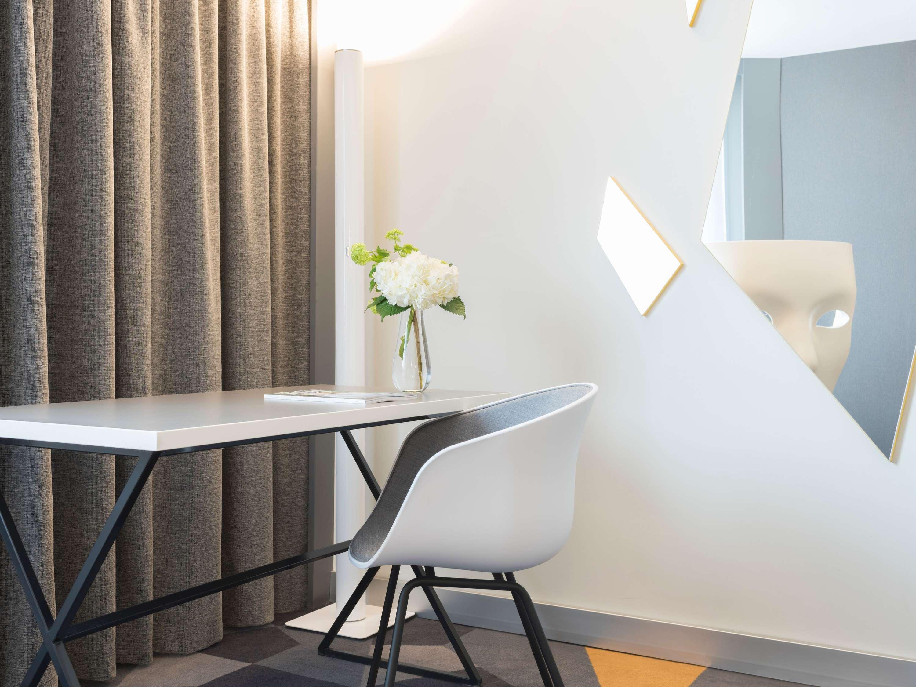 Double Classic Queen Bed