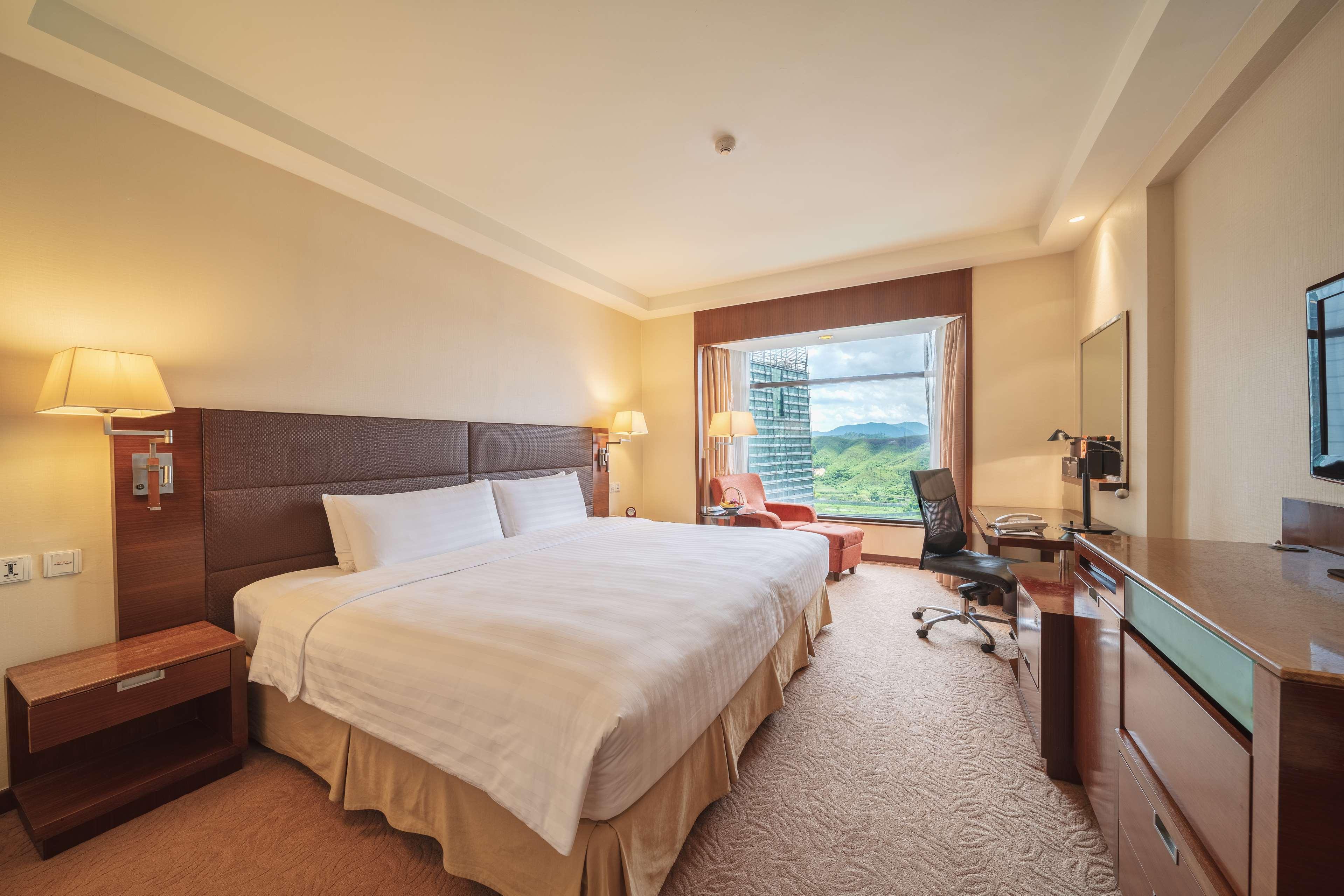 Double Deluxe King Bed