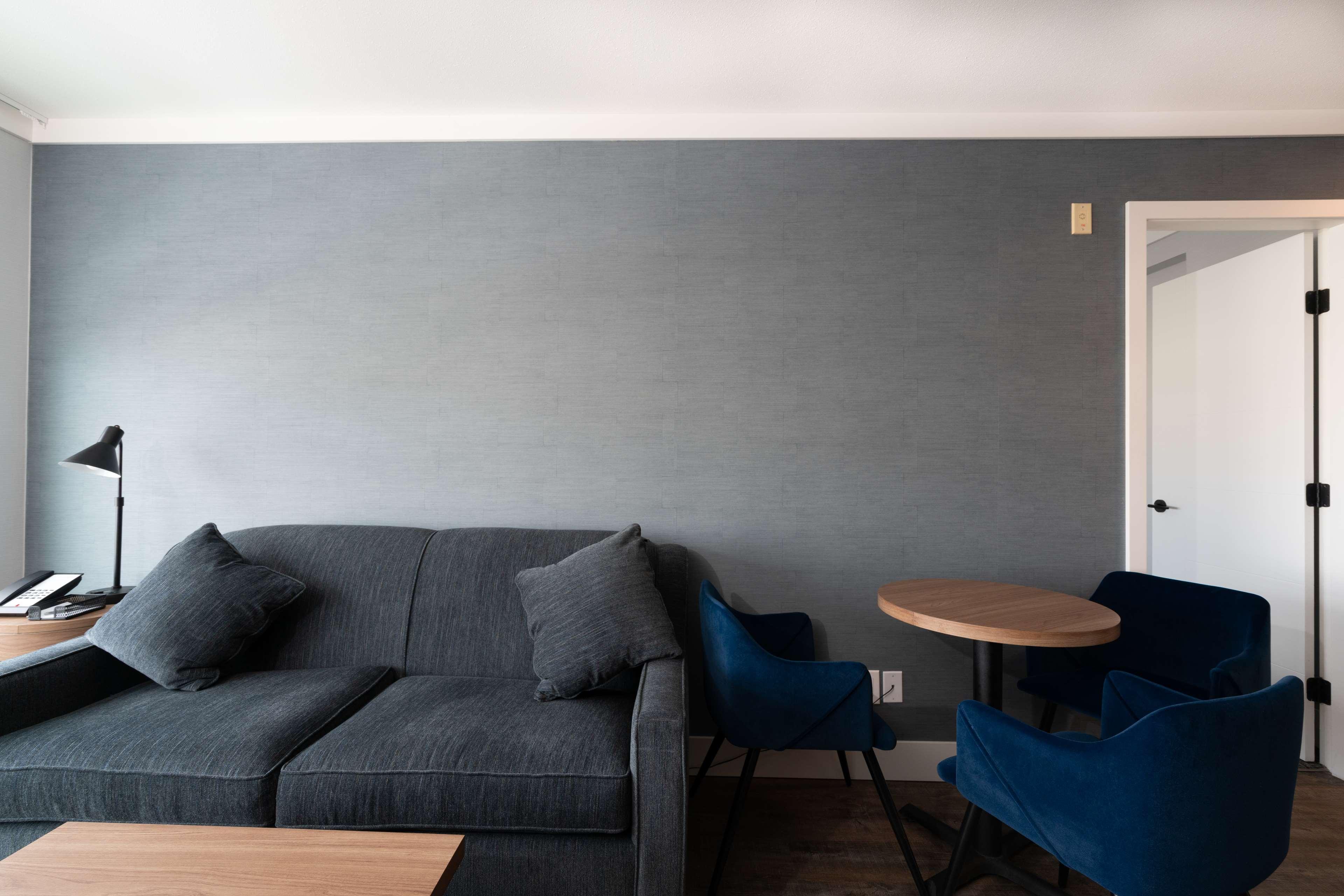 Suite Two Queen Beds One Bedroom