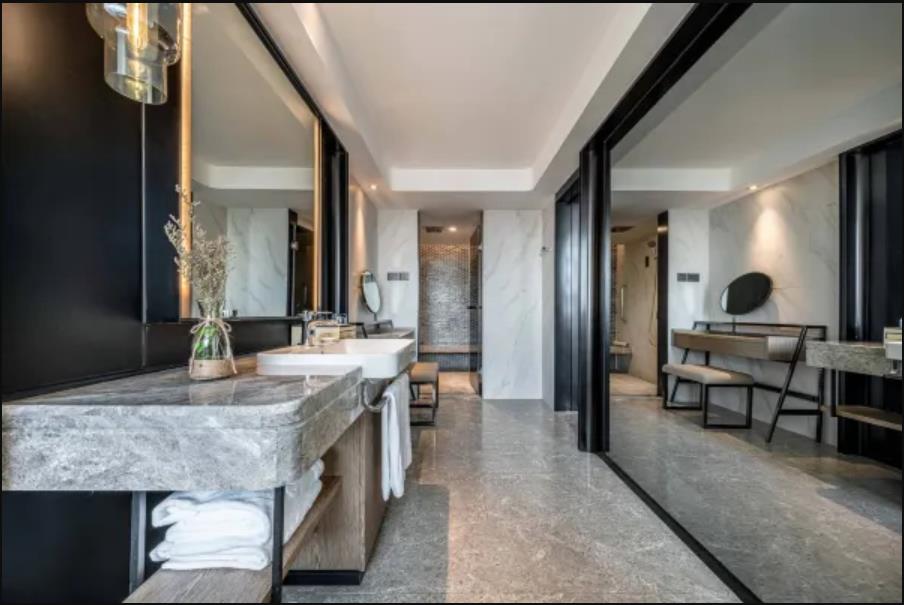 Double Premier King Bed