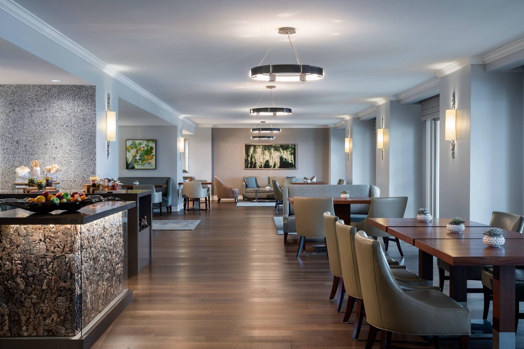 Suite Club with Views