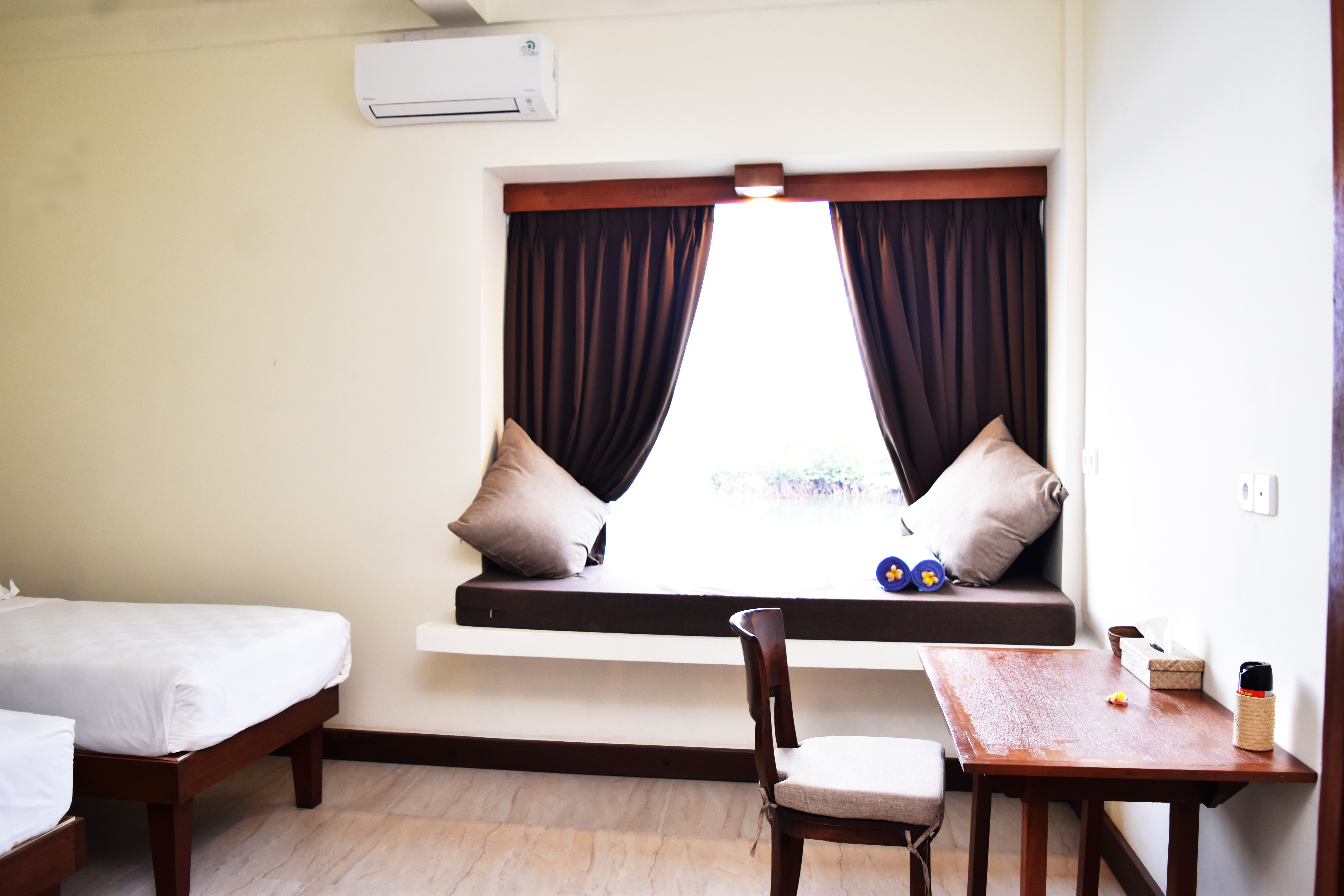 Double or Twin Standard