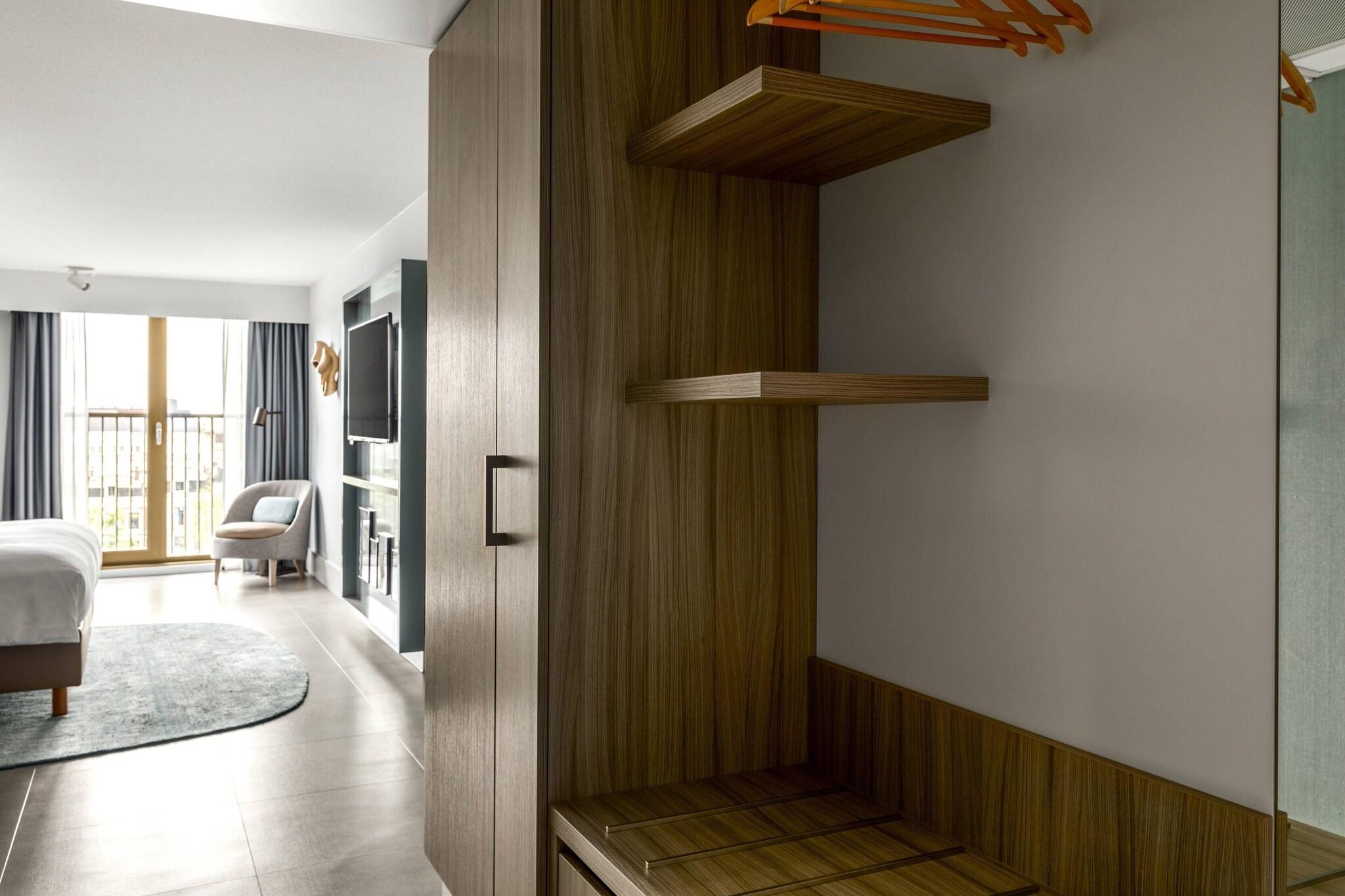 Double Executive King Bed