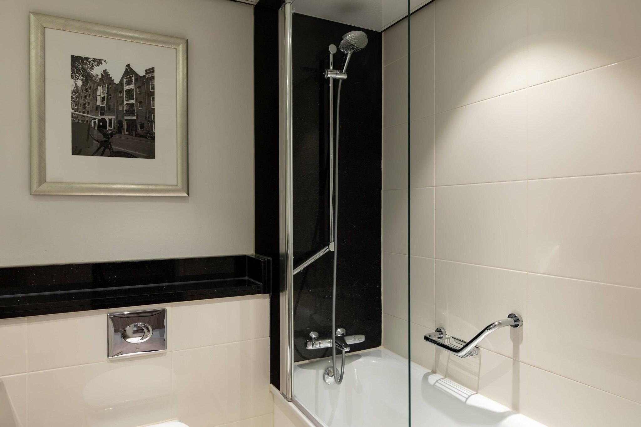 Double Deluxe King Bed